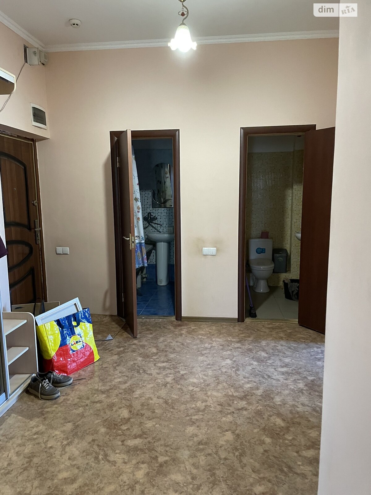 двухкомнатная квартира в Одессе, район Ближние Мельницы, на ул. Артиллерийская 4В в аренду на долгий срок помесячно фото 1 двухкомнатная квартира в Одессе, район Ближние Мельницы, на ул. Артиллерийская 4В в аренду на долгий срок помесячно фото 1