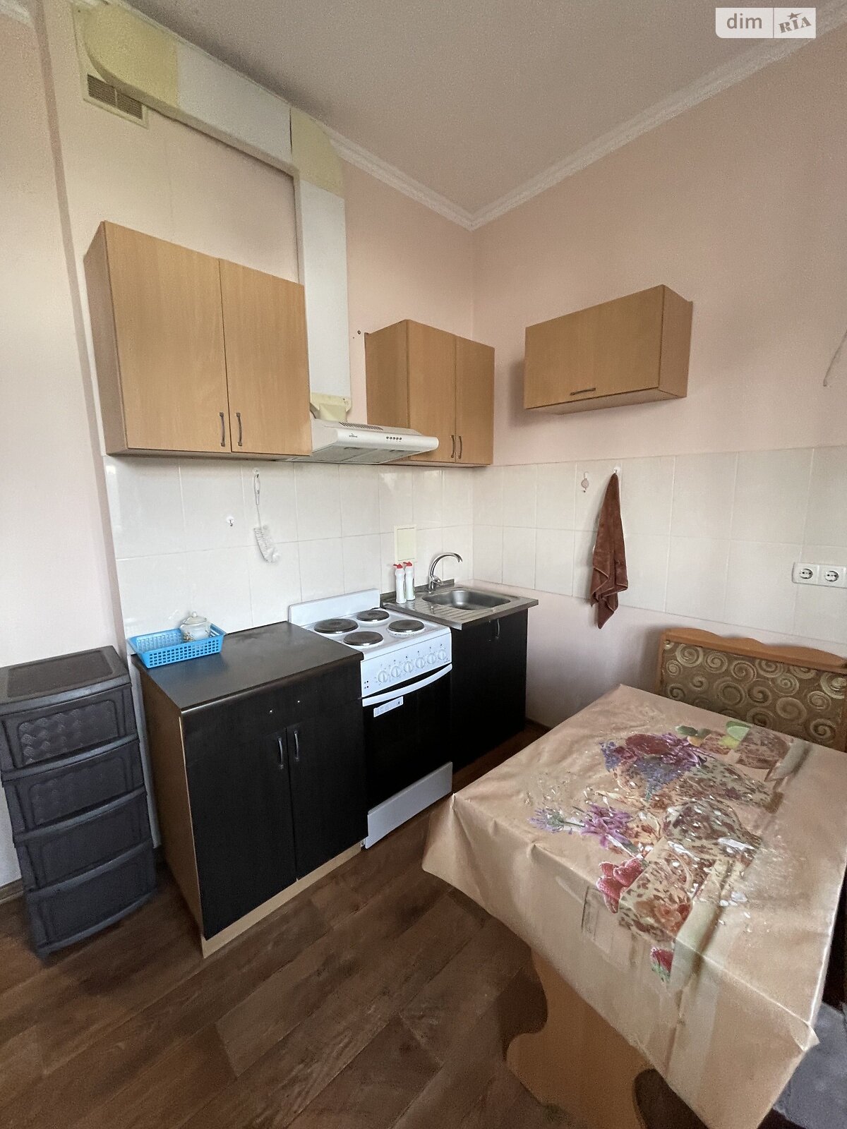 двухкомнатная квартира в Одессе, район Ближние Мельницы, на ул. Артиллерийская 4В в аренду на долгий срок помесячно фото 1 двухкомнатная квартира в Одессе, район Ближние Мельницы, на ул. Артиллерийская 4В в аренду на долгий срок помесячно фото 1