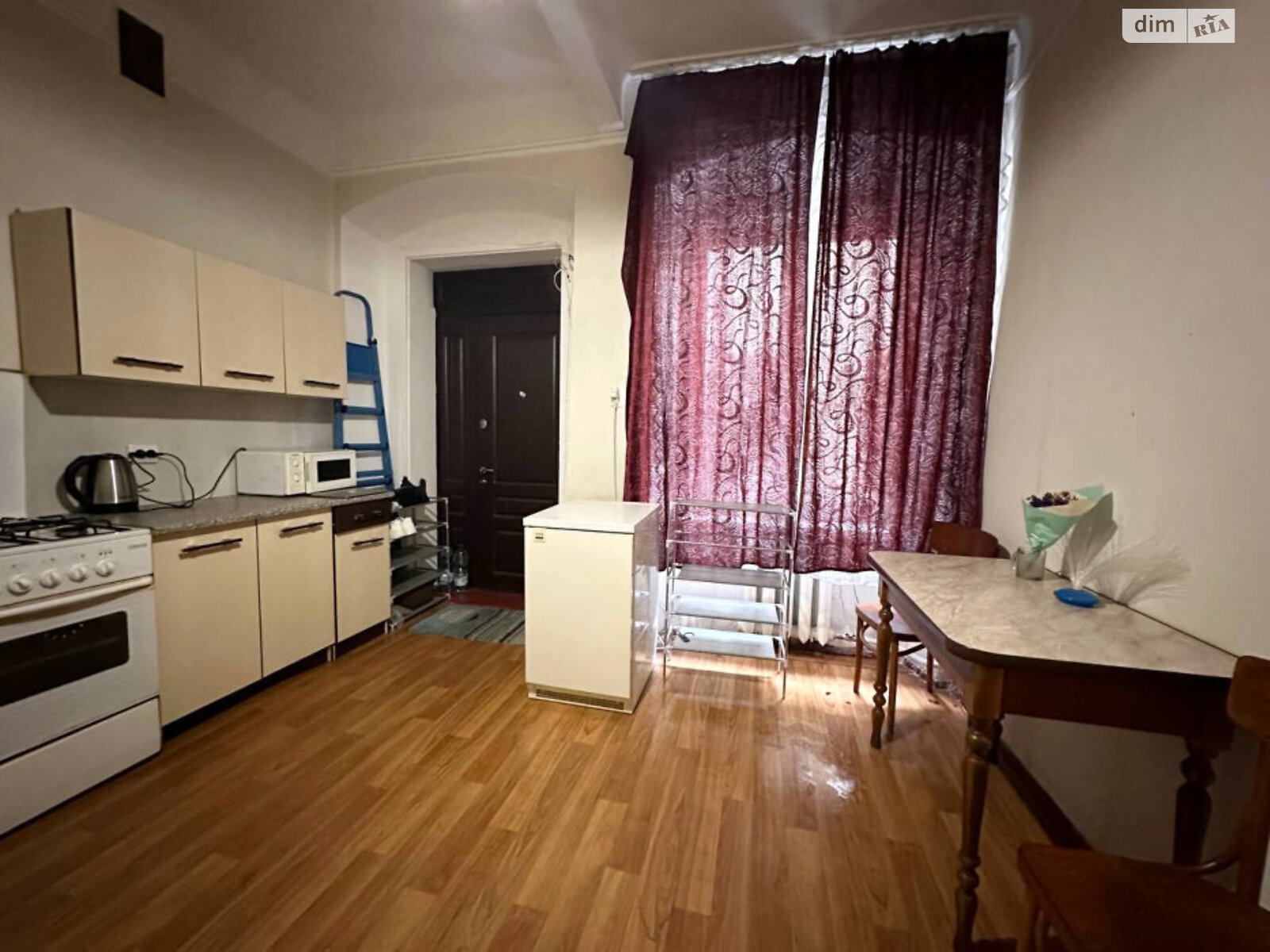 однокімнатна квартира в Одесі, район Ближні Млини, на вул. Якова Бреуса 61/7 в довготривалу оренду помісячно фото 1 однокімнатна квартира в Одесі, район Ближні Млини, на вул. Якова Бреуса 61/7 в довготривалу оренду помісячно фото 1