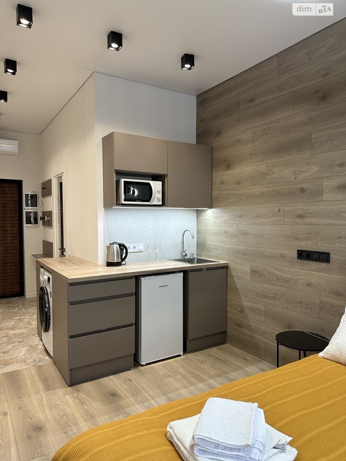 однокімнатна квартира в Одесі, район Великий Фонтан, на вул. 13 станція Великого Фонтану в довготривалу оренду помісячно фото 1