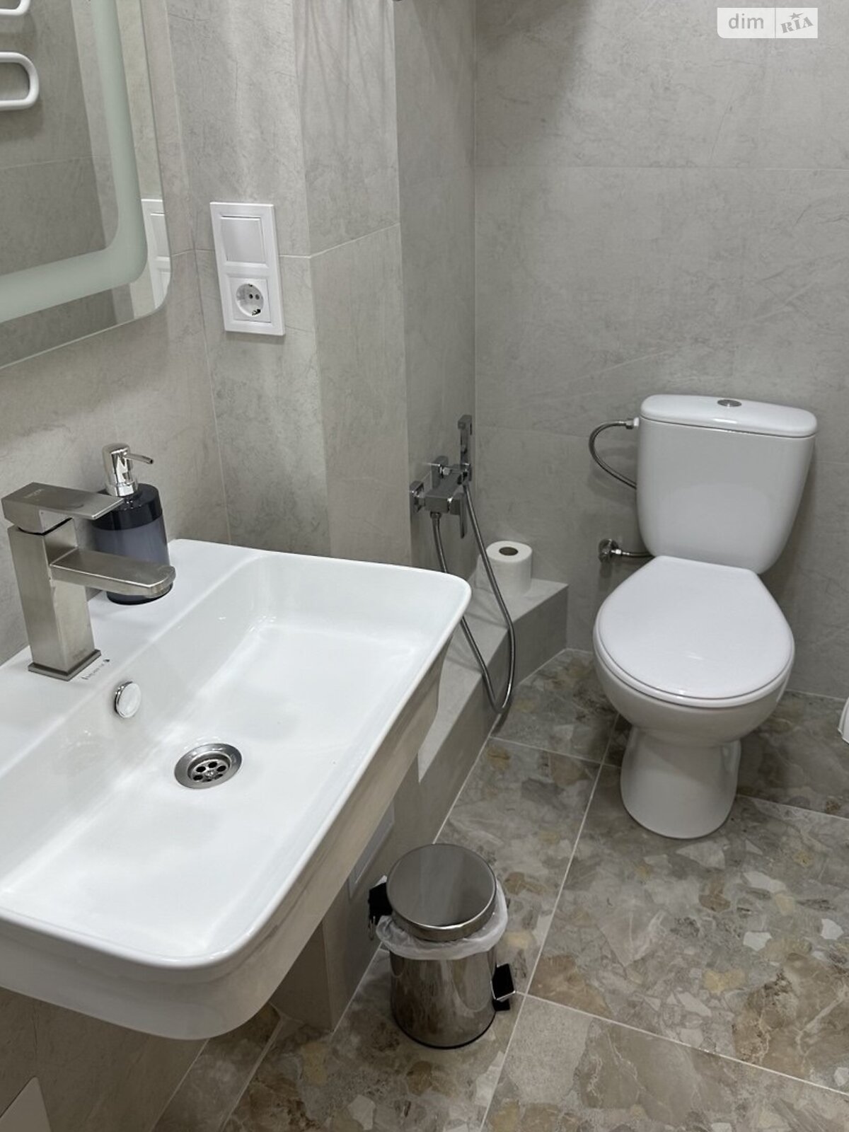 однокімнатна квартира в Одесі, район Великий Фонтан, на вул. 13 станція Великого Фонтану в довготривалу оренду помісячно фото 1