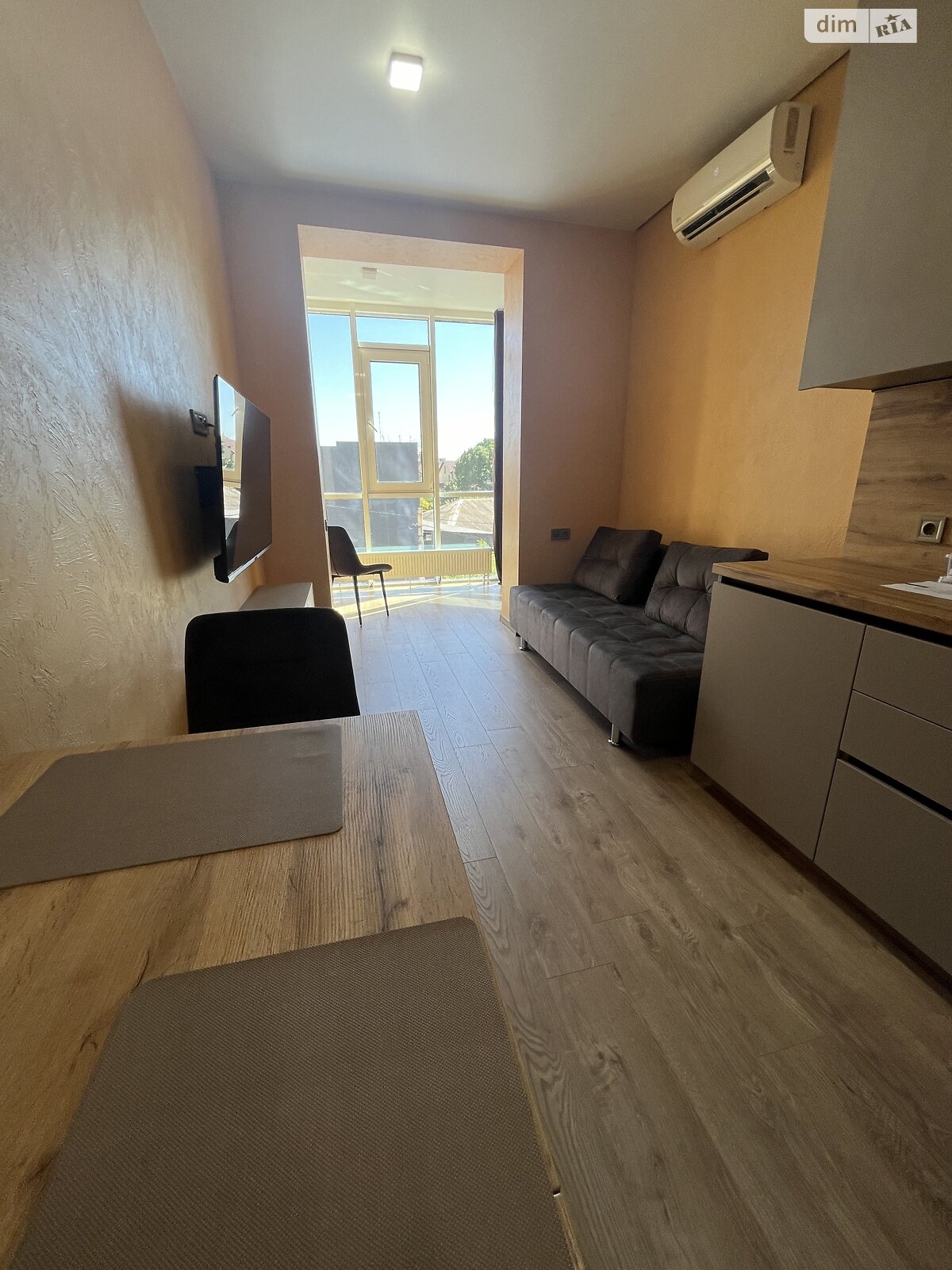 однокомнатная квартира в Одессе, район Большой Фонтан, на дор. Фонтанская в аренду на долгий срок помесячно фото 1 однокомнатная квартира в Одессе, район Большой Фонтан, на дор. Фонтанская в аренду на долгий срок помесячно фото 1