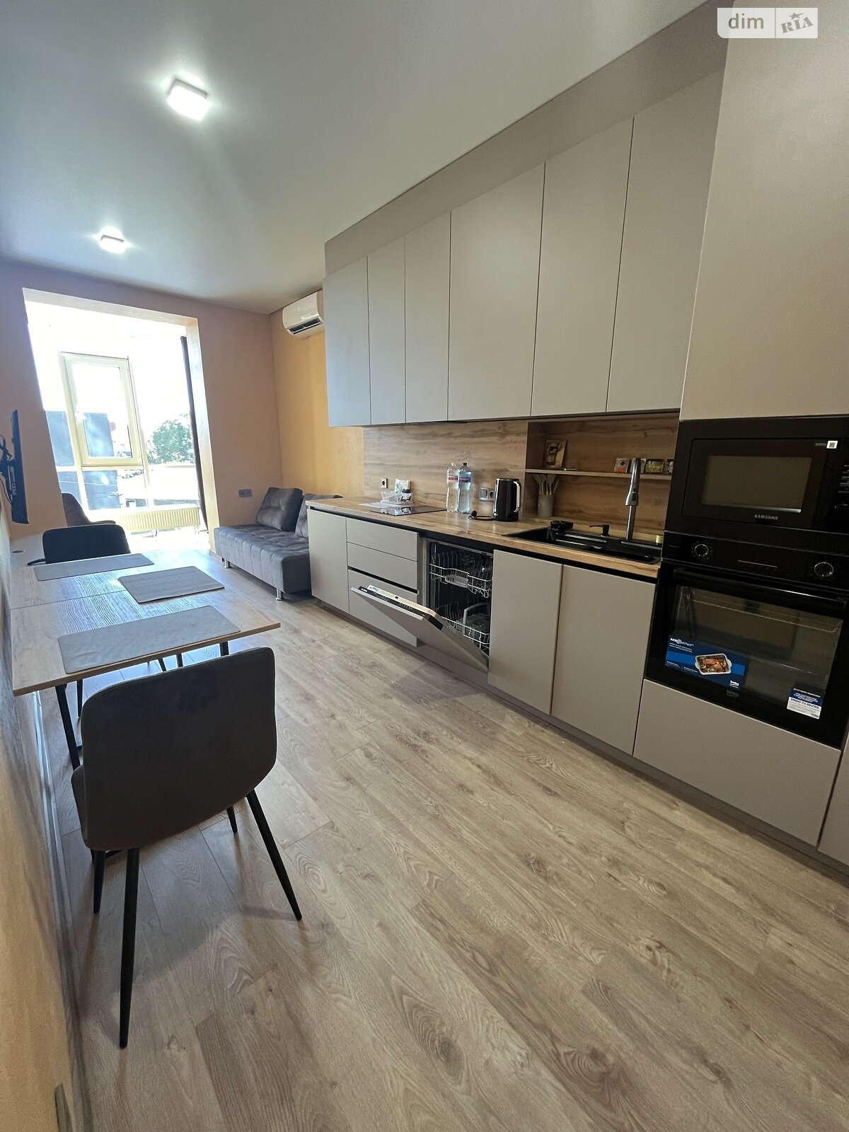 однокомнатная квартира в Одессе, район Большой Фонтан, на дор. Фонтанская в аренду на долгий срок помесячно фото 1 однокомнатная квартира в Одессе, район Большой Фонтан, на дор. Фонтанская в аренду на долгий срок помесячно фото 1