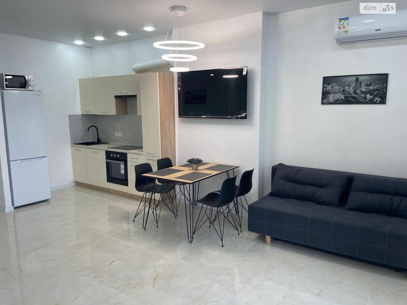 однокімнатна квартира в Одесі, район Великий Фонтан, на дор. Фонтанська 118А/3 в довготривалу оренду помісячно фото 1 однокімнатна квартира в Одесі, район Великий Фонтан, на дор. Фонтанська 118А/3 в довготривалу оренду помісячно фото 1