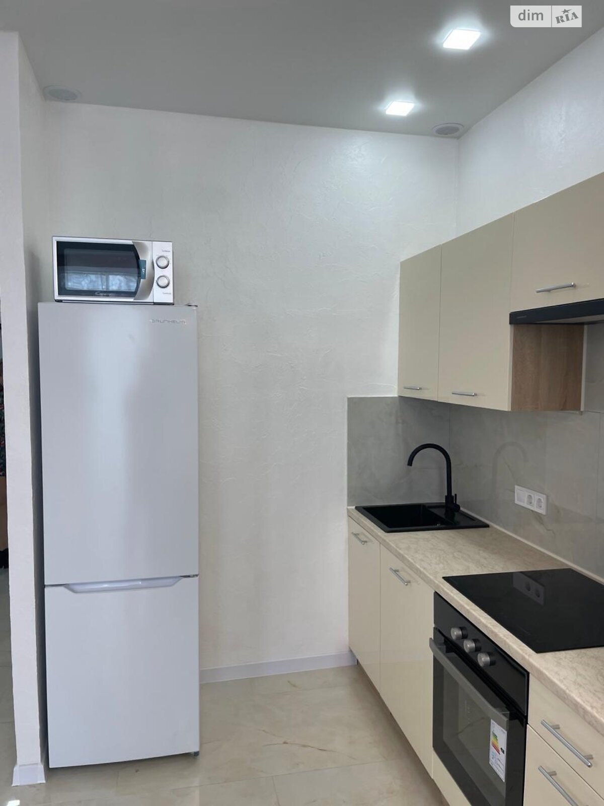 однокімнатна квартира в Одесі, район Великий Фонтан, на дор. Фонтанська 118А/3 в довготривалу оренду помісячно фото 1 однокімнатна квартира в Одесі, район Великий Фонтан, на дор. Фонтанська 118А/3 в довготривалу оренду помісячно фото 1