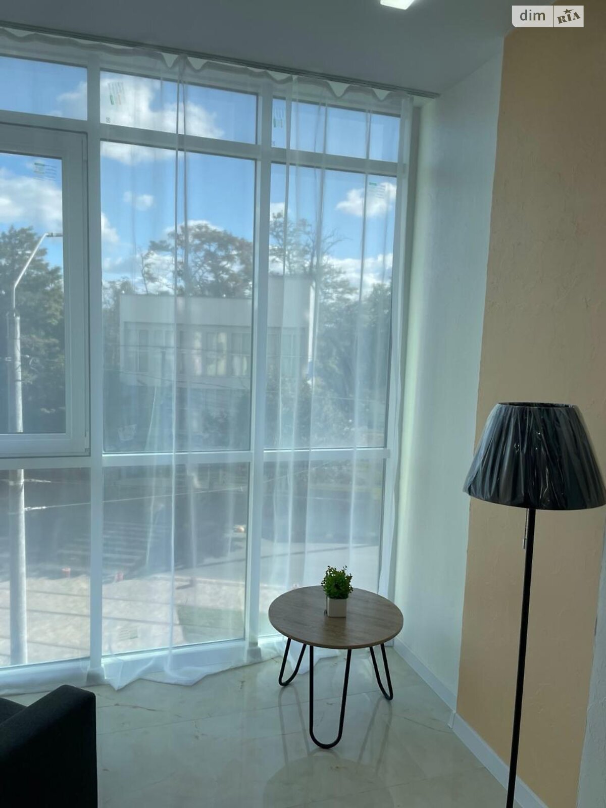 однокімнатна квартира в Одесі, район Великий Фонтан, на дор. Фонтанська 118А/3 в довготривалу оренду помісячно фото 1 однокімнатна квартира в Одесі, район Великий Фонтан, на дор. Фонтанська 118А/3 в довготривалу оренду помісячно фото 1