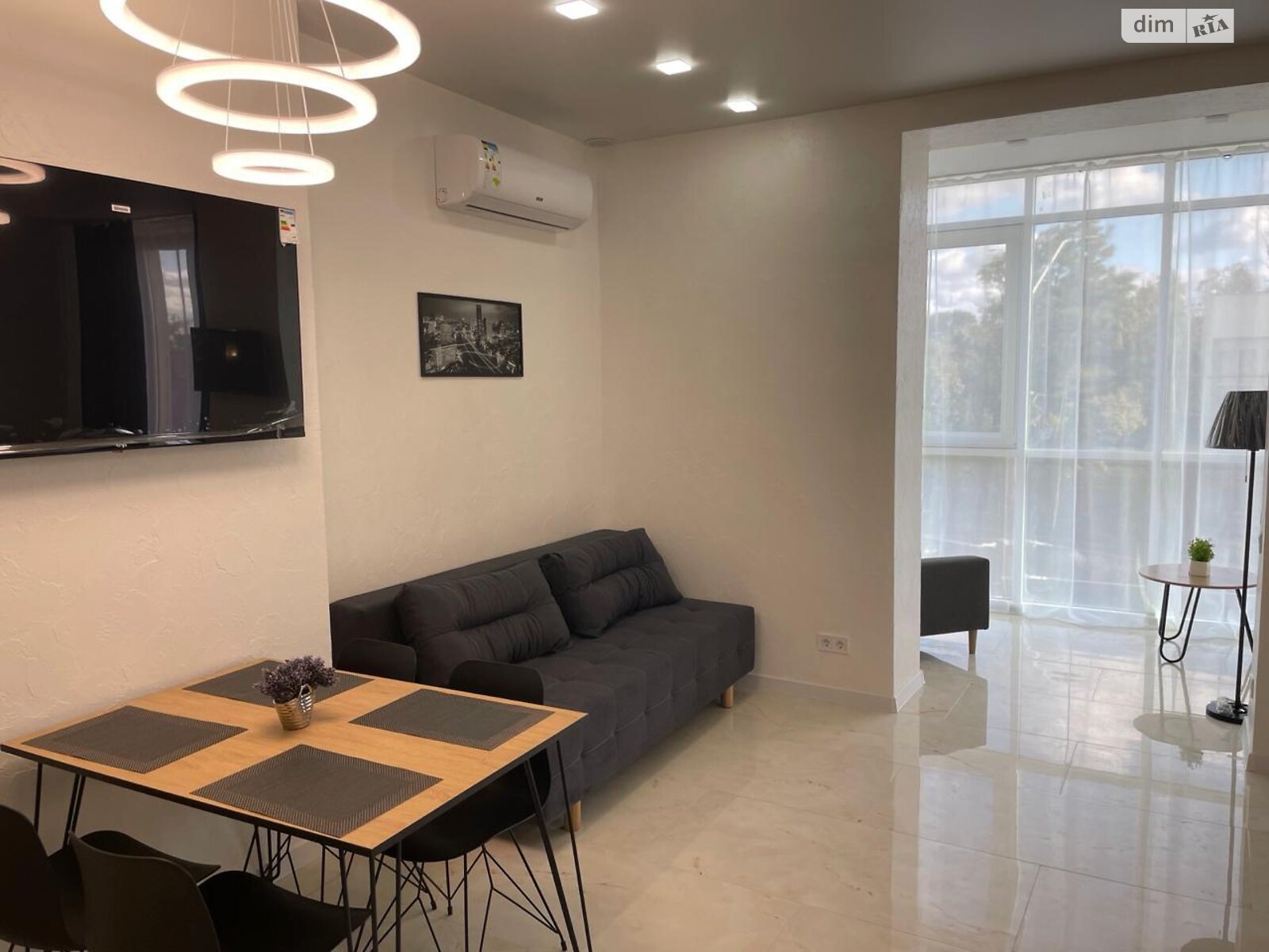 однокімнатна квартира в Одесі, район Великий Фонтан, на дор. Фонтанська 118А/3 в довготривалу оренду помісячно фото 1 однокімнатна квартира в Одесі, район Великий Фонтан, на дор. Фонтанська 118А/3 в довготривалу оренду помісячно фото 1