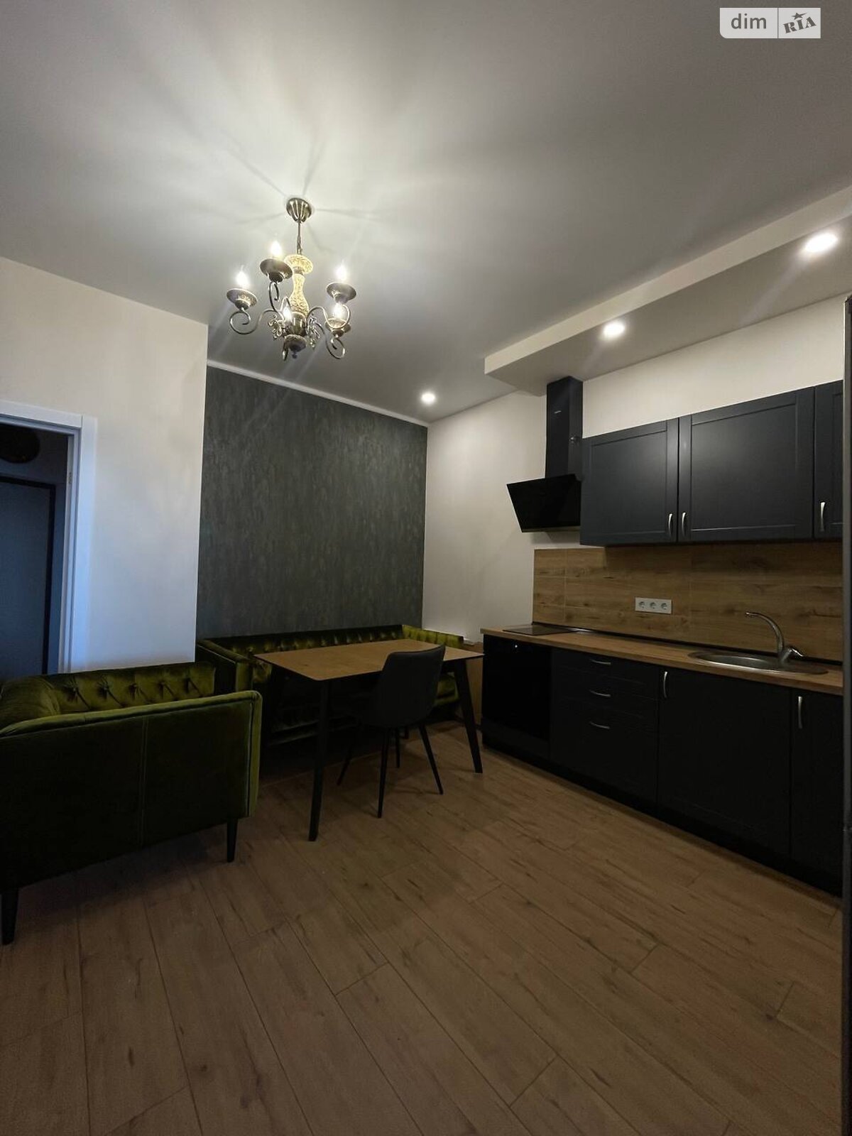 двухкомнатная квартира в Одессе, район Большой Фонтан, на дор. Фонтанская 153А в аренду на долгий срок помесячно фото 1 двухкомнатная квартира в Одессе, район Большой Фонтан, на дор. Фонтанская 153А в аренду на долгий срок помесячно фото 1