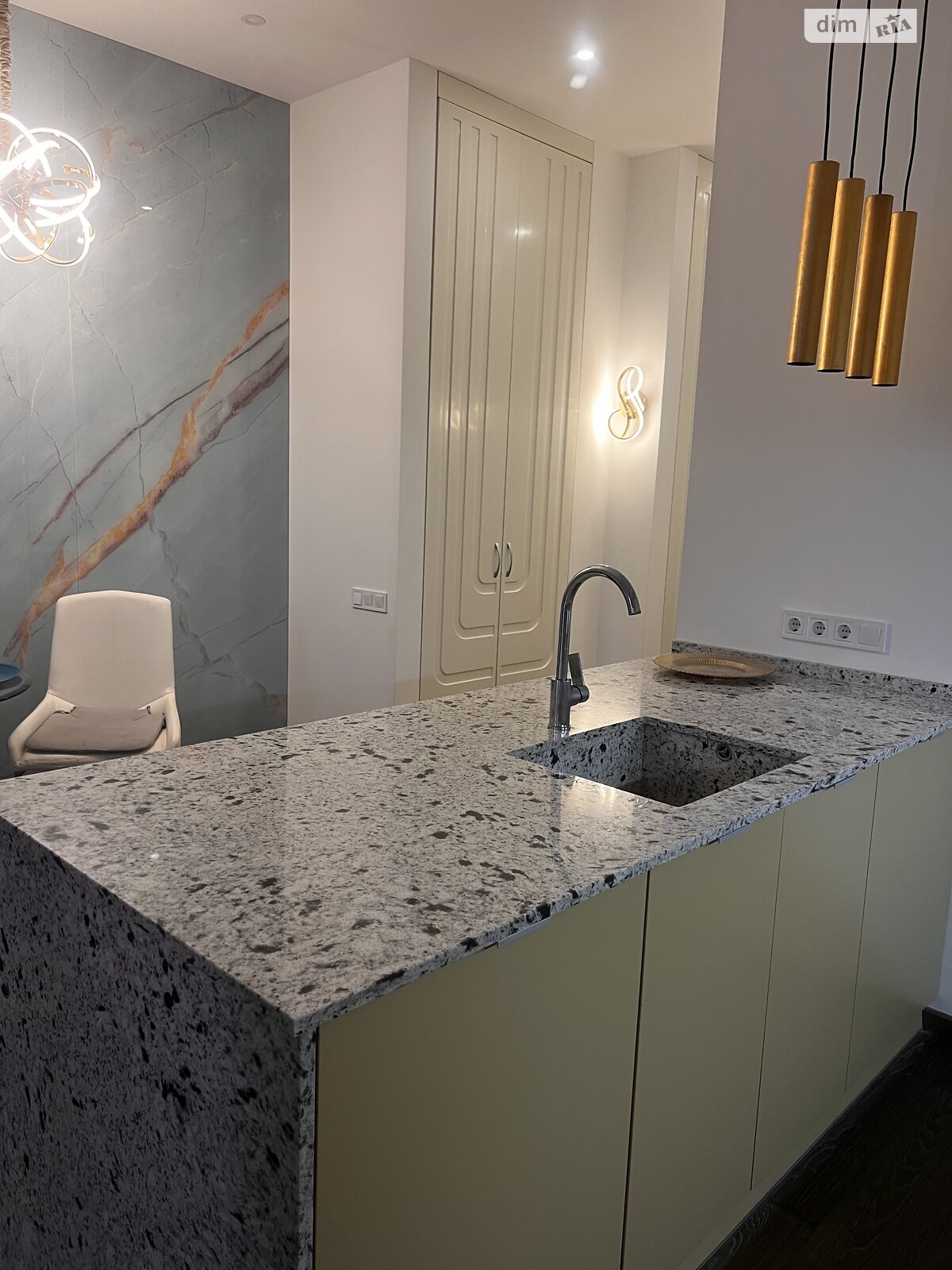 однокімнатна квартира в Одесі, район Великий Фонтан, на вул. Гаршина 5А, кв. 19 в довготривалу оренду помісячно фото 1 однокімнатна квартира в Одесі, район Великий Фонтан, на вул. Гаршина 5А, кв. 19 в довготривалу оренду помісячно фото 1