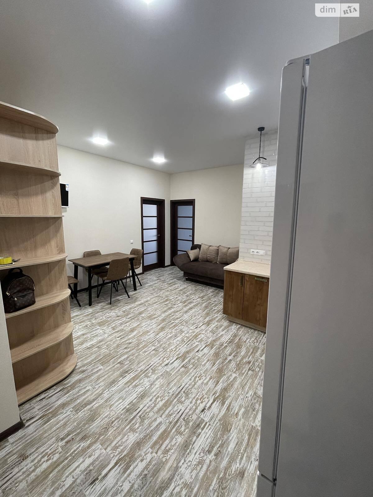 двухкомнатная квартира в Одессе, район Большой Фонтан, на ул. Лигинская 2А в аренду на долгий срок помесячно фото 1