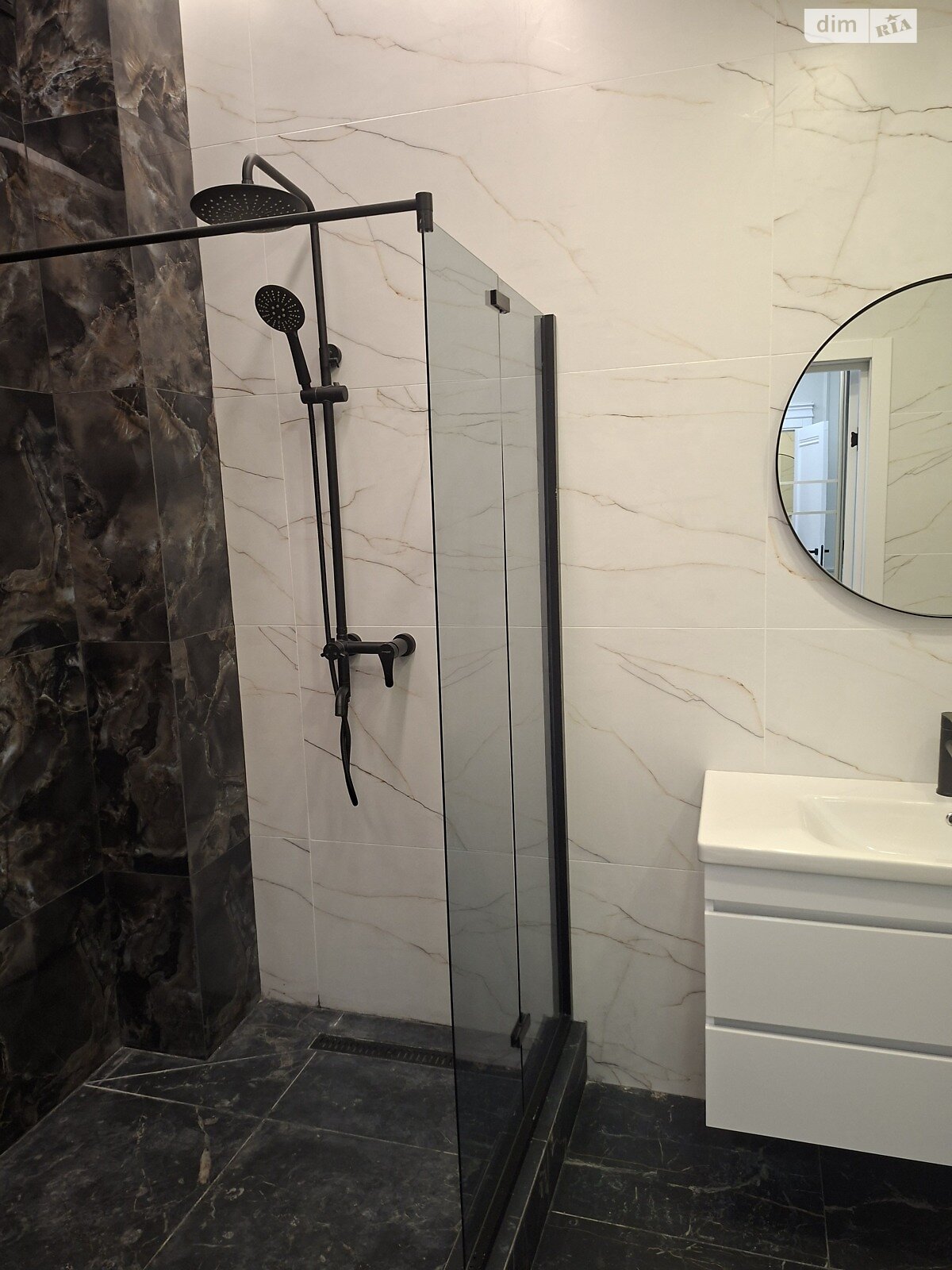 двухкомнатная квартира в Одессе, район Большой Фонтан, на ул. Солнечная 4 в аренду на долгий срок помесячно фото 1