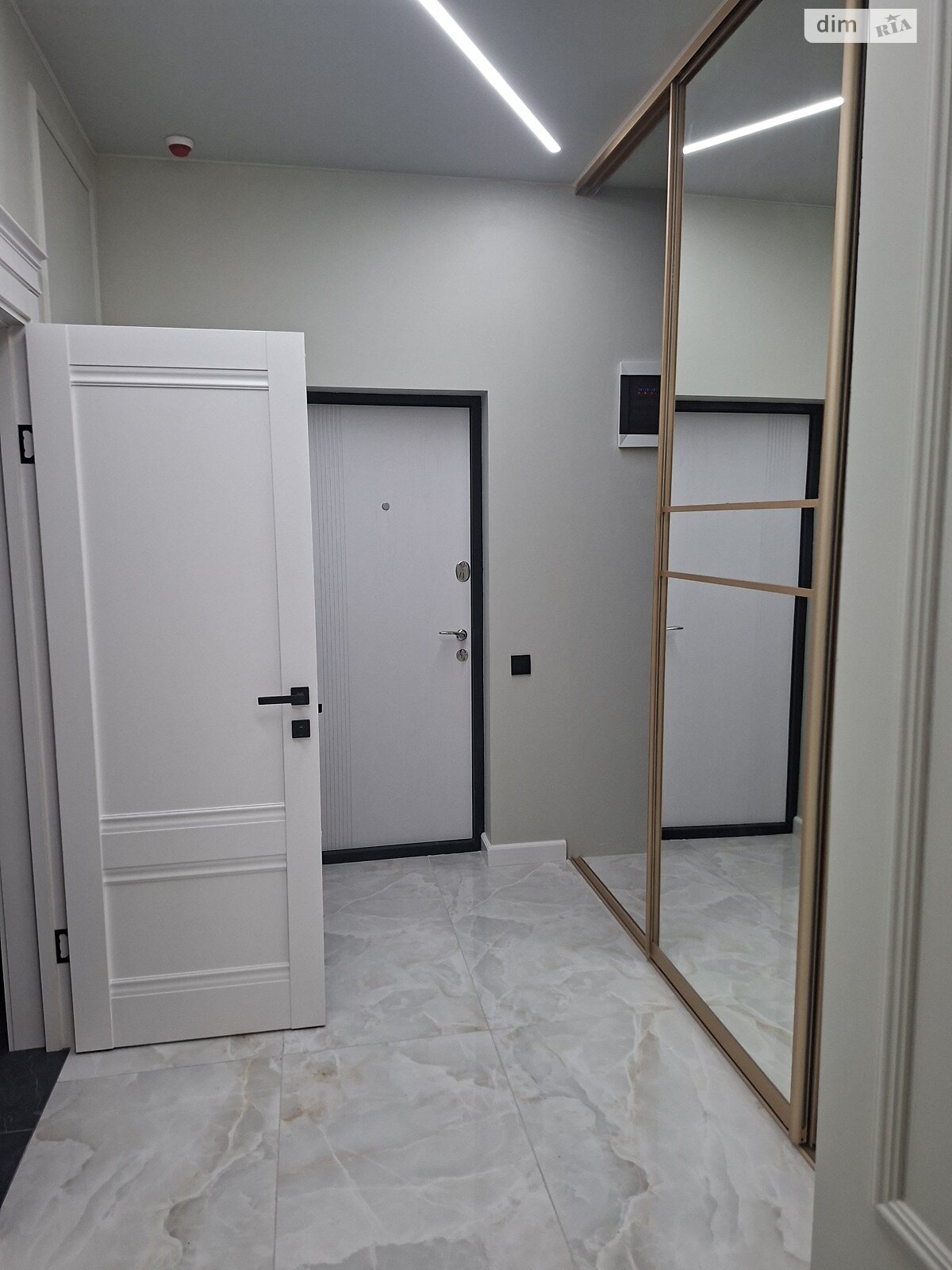 двухкомнатная квартира в Одессе, район Большой Фонтан, на ул. Солнечная 4 в аренду на долгий срок помесячно фото 1