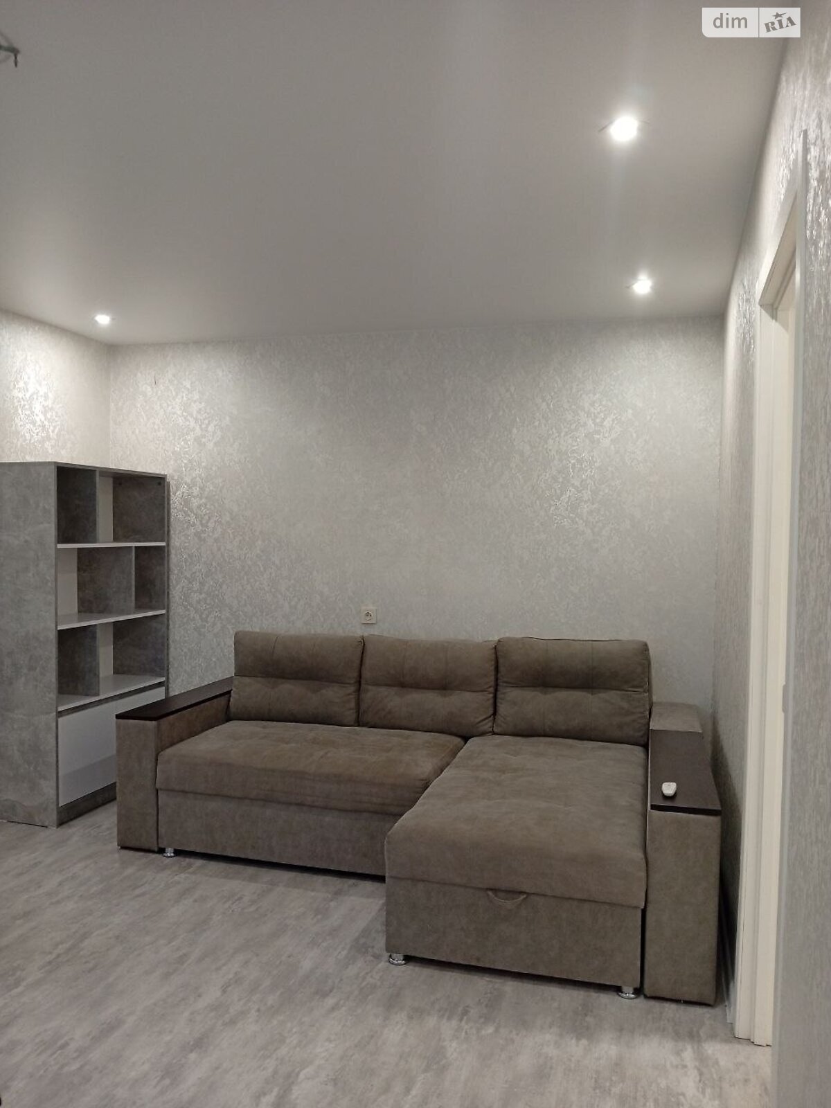 чотирикімнатна квартира в Одесі, район Черемушки, на вул. Євгена Танцюри 61 в довготривалу оренду помісячно фото 1 чотирикімнатна квартира в Одесі, район Черемушки, на вул. Євгена Танцюри 61 в довготривалу оренду помісячно фото 1