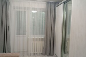 чотирикімнатна квартира в Одесі, район Черемушки, на вул. Євгена Танцюри 61 в довготривалу оренду помісячно фото 2