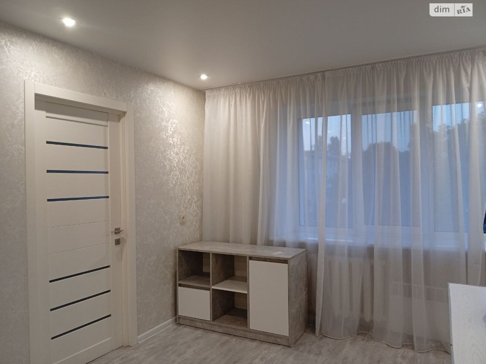 чотирикімнатна квартира в Одесі, район Черемушки, на вул. Євгена Танцюри 61 в довготривалу оренду помісячно фото 1 чотирикімнатна квартира в Одесі, район Черемушки, на вул. Євгена Танцюри 61 в довготривалу оренду помісячно фото 1