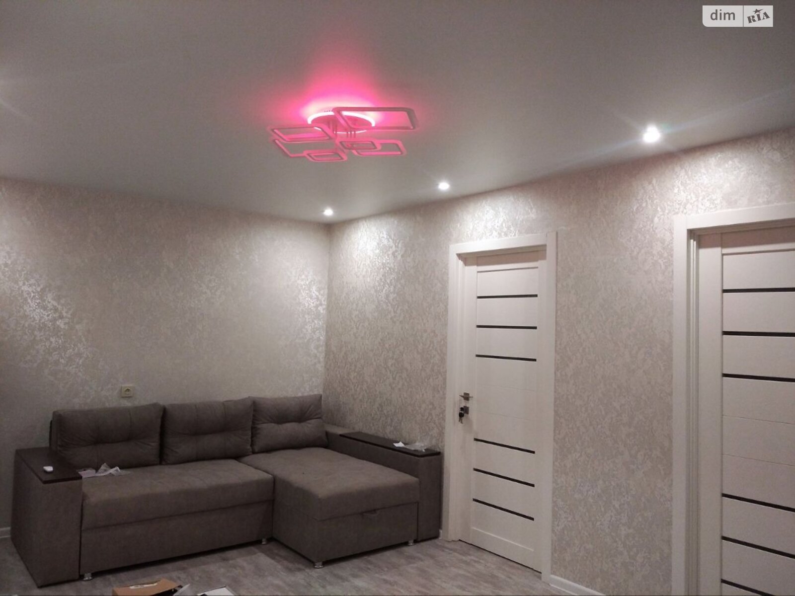 чотирикімнатна квартира в Одесі, район Черемушки, на вул. Євгена Танцюри 61 в довготривалу оренду помісячно фото 1 чотирикімнатна квартира в Одесі, район Черемушки, на вул. Євгена Танцюри 61 в довготривалу оренду помісячно фото 1