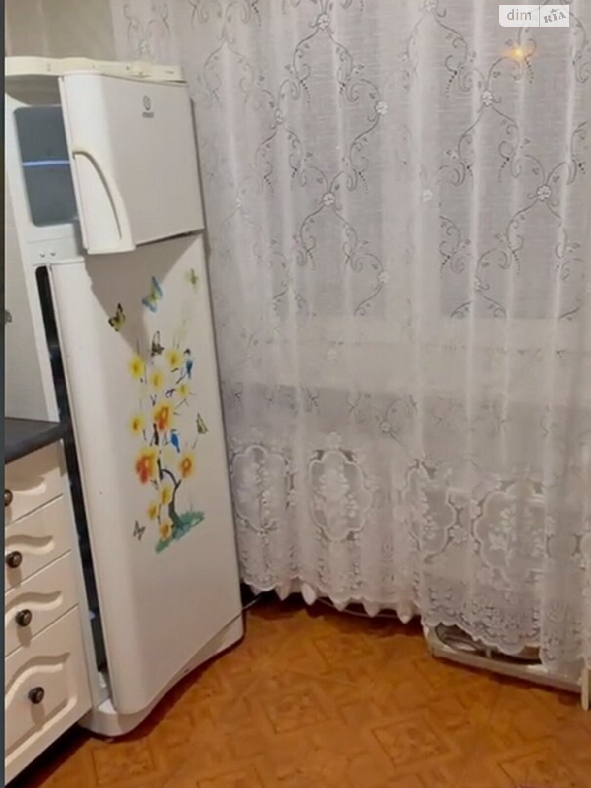 трехкомнатная квартира с мебелью в Одессе, район Черемушки, на ул. Ицхака Рабина в аренду на долгий срок помесячно фото 1
