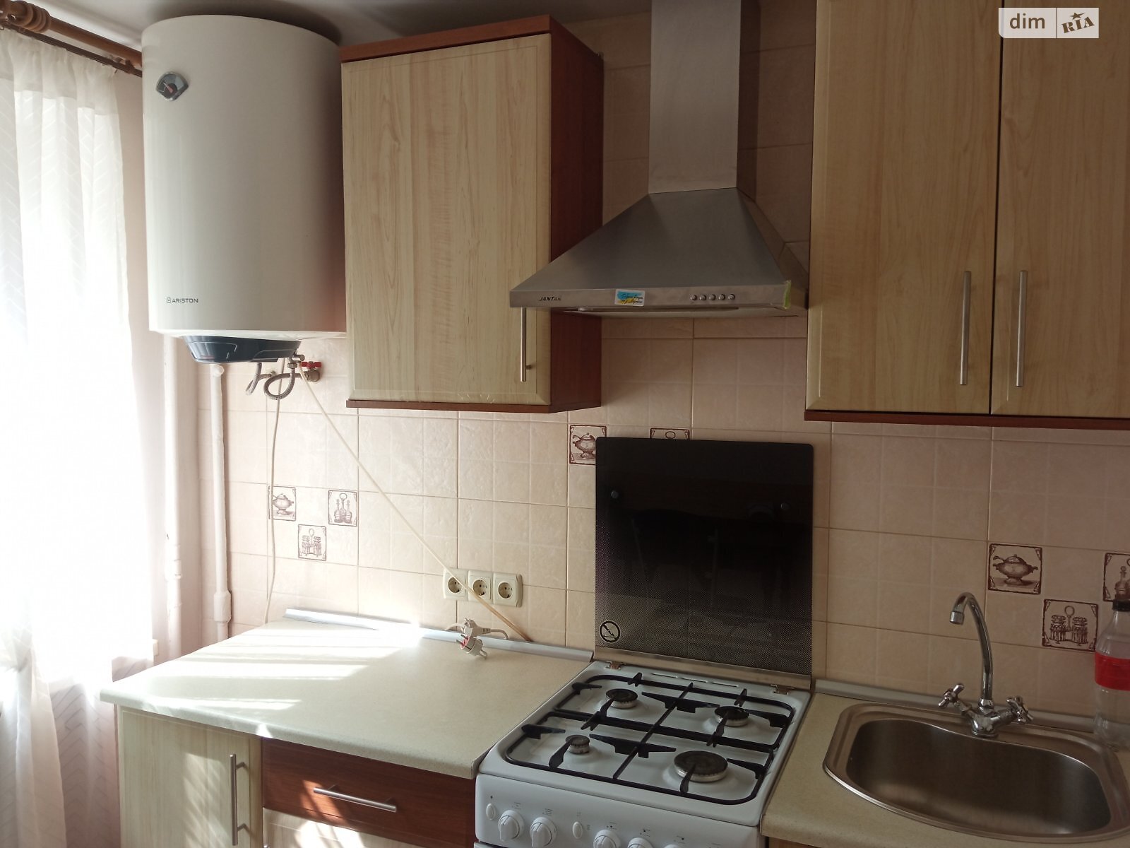 однокімнатна квартира в Одесі, район Черемушки, на вул. Космонавтів 10 в довготривалу оренду помісячно фото 1 однокімнатна квартира в Одесі, район Черемушки, на вул. Космонавтів 10 в довготривалу оренду помісячно фото 1