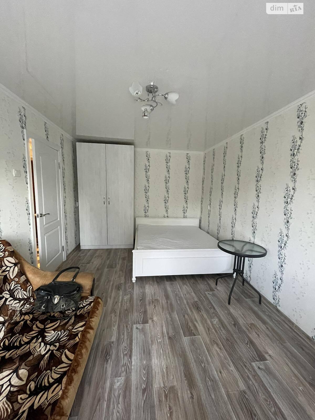 однокімнатна квартира в Одесі, район Черемушки, на вул. Космонавтів в довготривалу оренду помісячно фото 1