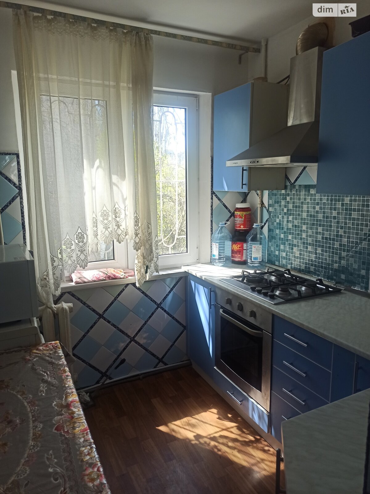 трехкомнатная квартира в Одессе, район Черемушки, на ул. Маршала Малиновского 31 в аренду на долгий срок помесячно фото 1