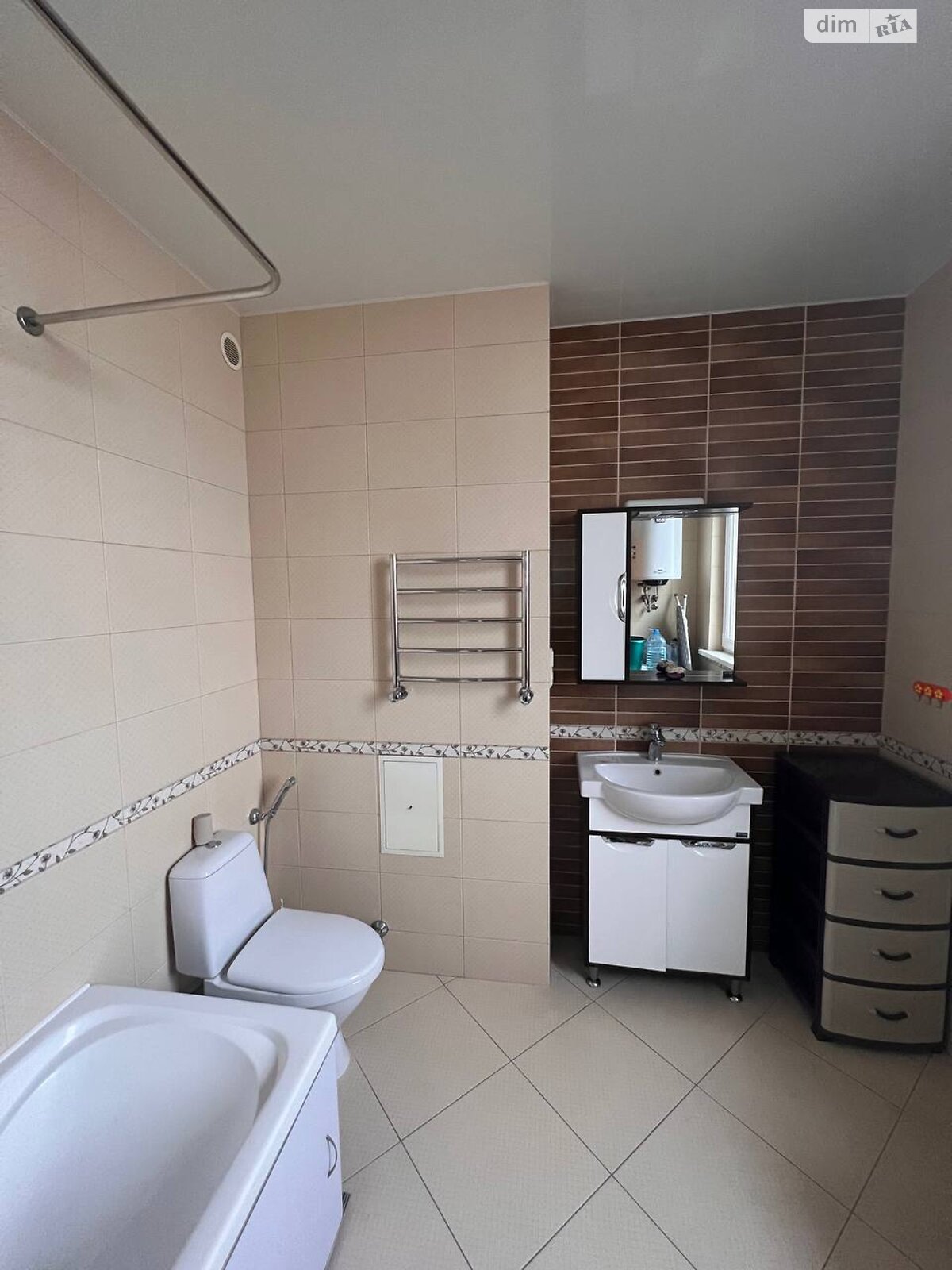 однокімнатна квартира в Одесі, район Черемушки, на вул. Якова Бреуса 63/1 в довготривалу оренду помісячно фото 1