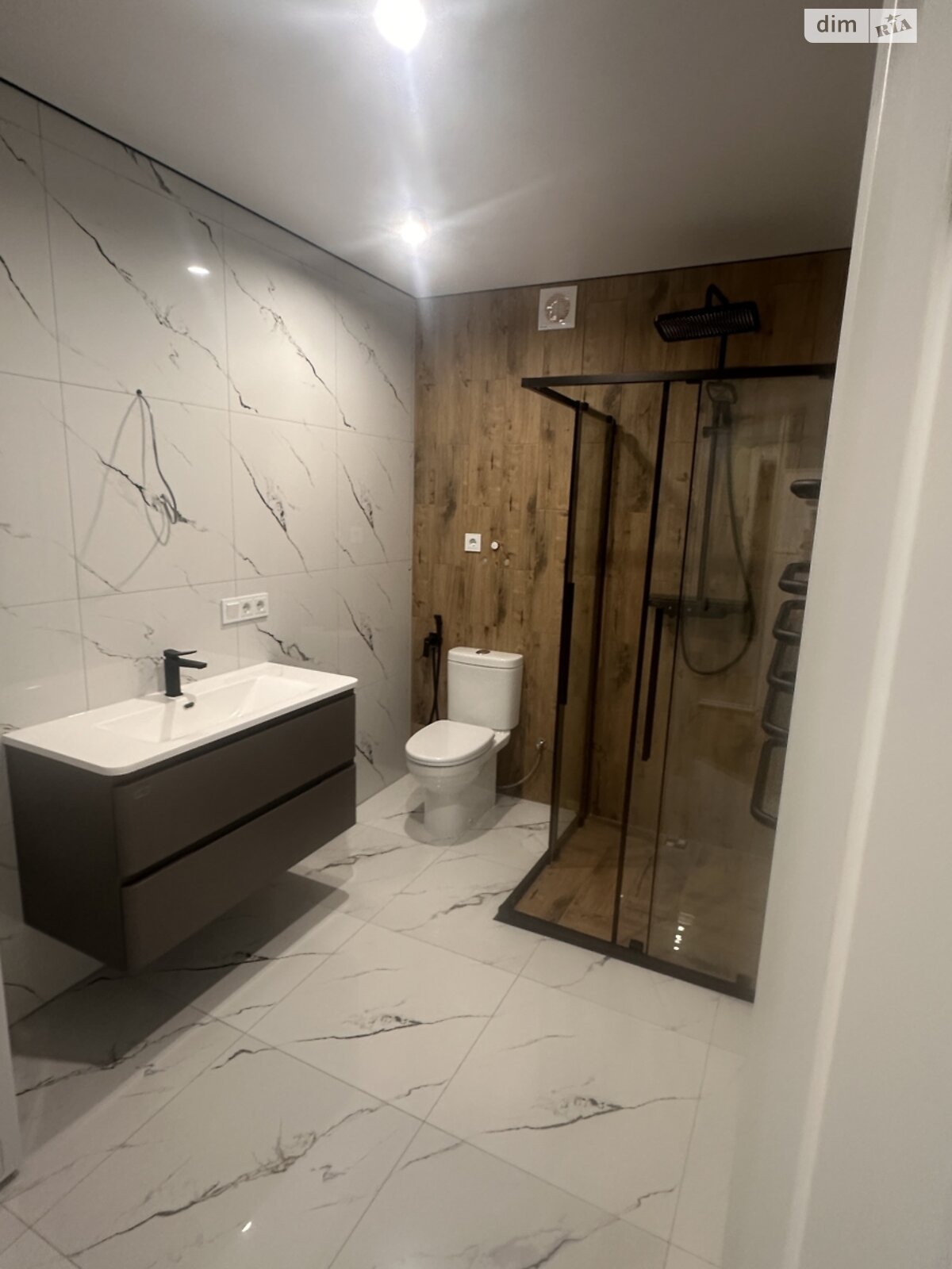 двокімнатна квартира в Одесі, район Дальні Млини, на вул. Райдужна 26 в довготривалу оренду помісячно фото 1 двокімнатна квартира в Одесі, район Дальні Млини, на вул. Райдужна 26 в довготривалу оренду помісячно фото 1