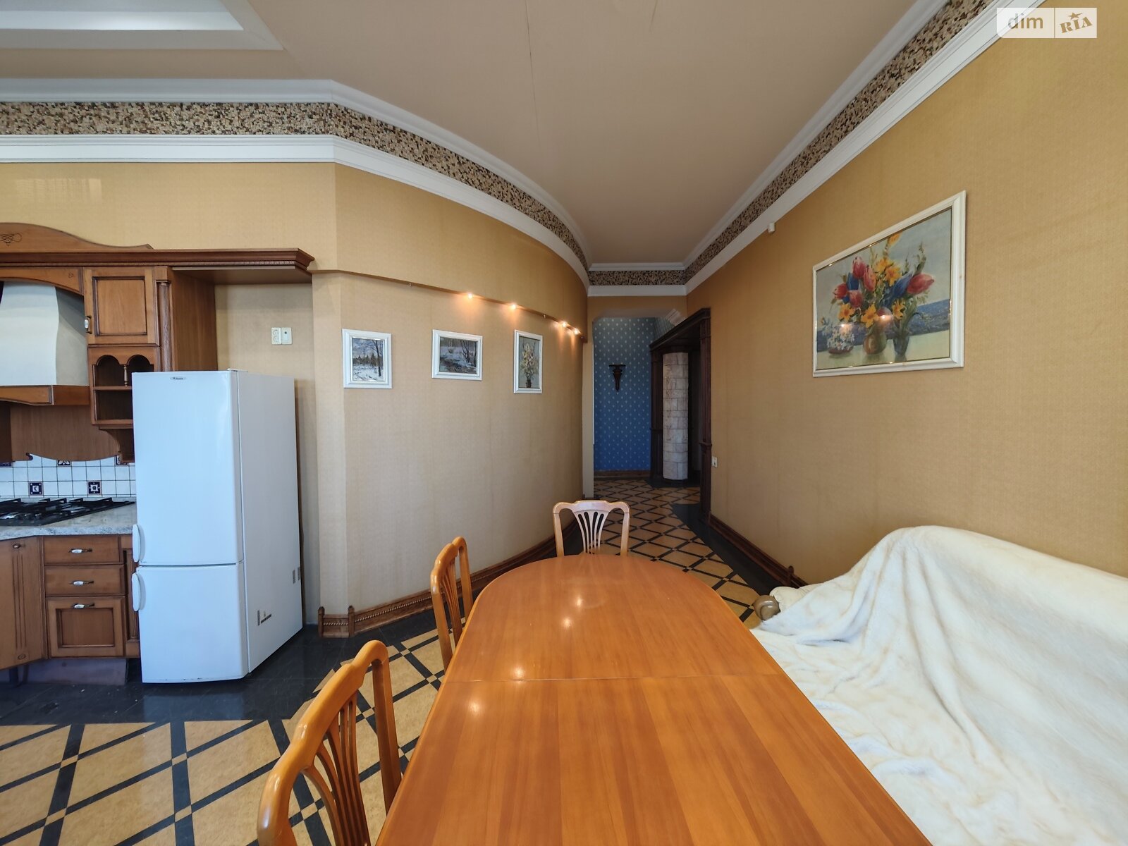 шестикомнатная квартира в Одессе, на ул. Дерибасовская 5 в аренду на долгий срок помесячно фото 1 шестикомнатная квартира в Одессе, на ул. Дерибасовская 5 в аренду на долгий срок помесячно фото 1