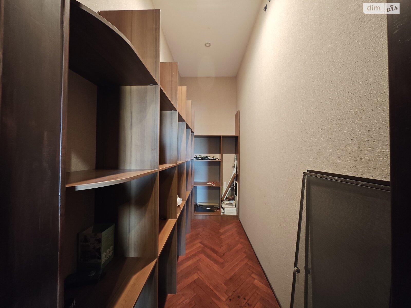 шестикомнатная квартира в Одессе, на ул. Дерибасовская 5 в аренду на долгий срок помесячно фото 1 шестикомнатная квартира в Одессе, на ул. Дерибасовская 5 в аренду на долгий срок помесячно фото 1