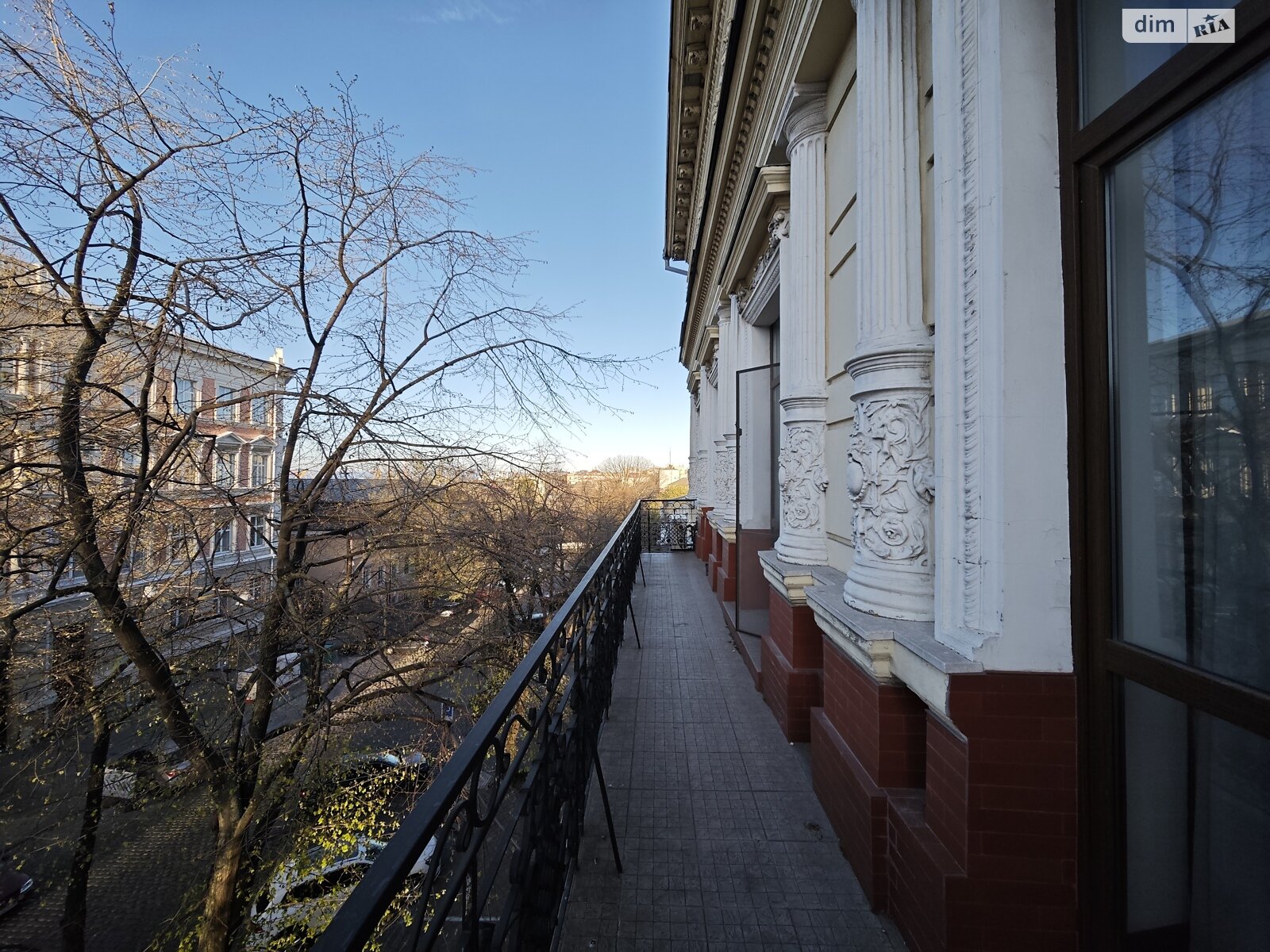 шестикомнатная квартира в Одессе, на ул. Дерибасовская 5 в аренду на долгий срок помесячно фото 1 шестикомнатная квартира в Одессе, на ул. Дерибасовская 5 в аренду на долгий срок помесячно фото 1