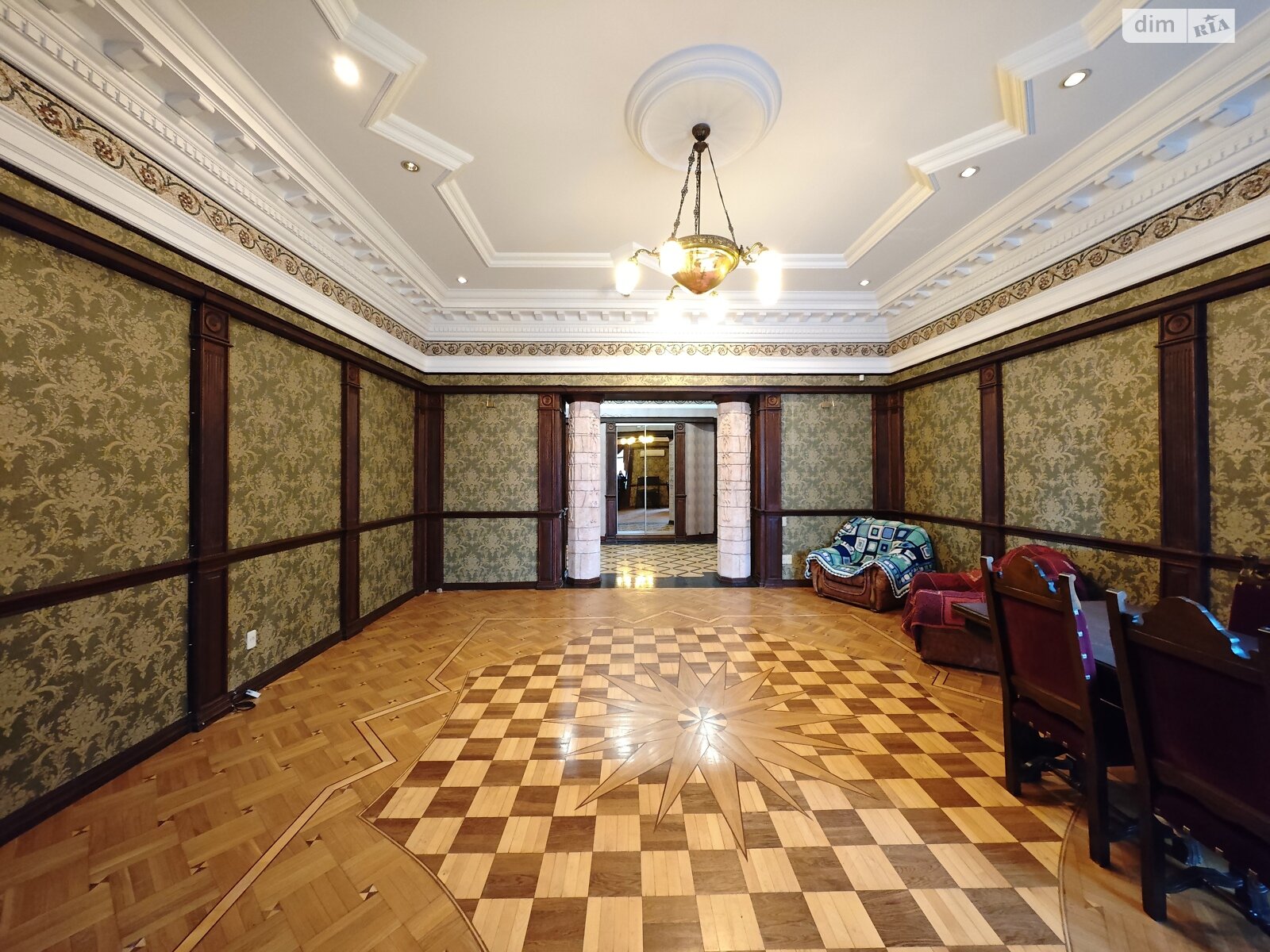 шестикомнатная квартира в Одессе, на ул. Дерибасовская 5 в аренду на долгий срок помесячно фото 1 шестикомнатная квартира в Одессе, на ул. Дерибасовская 5 в аренду на долгий срок помесячно фото 1