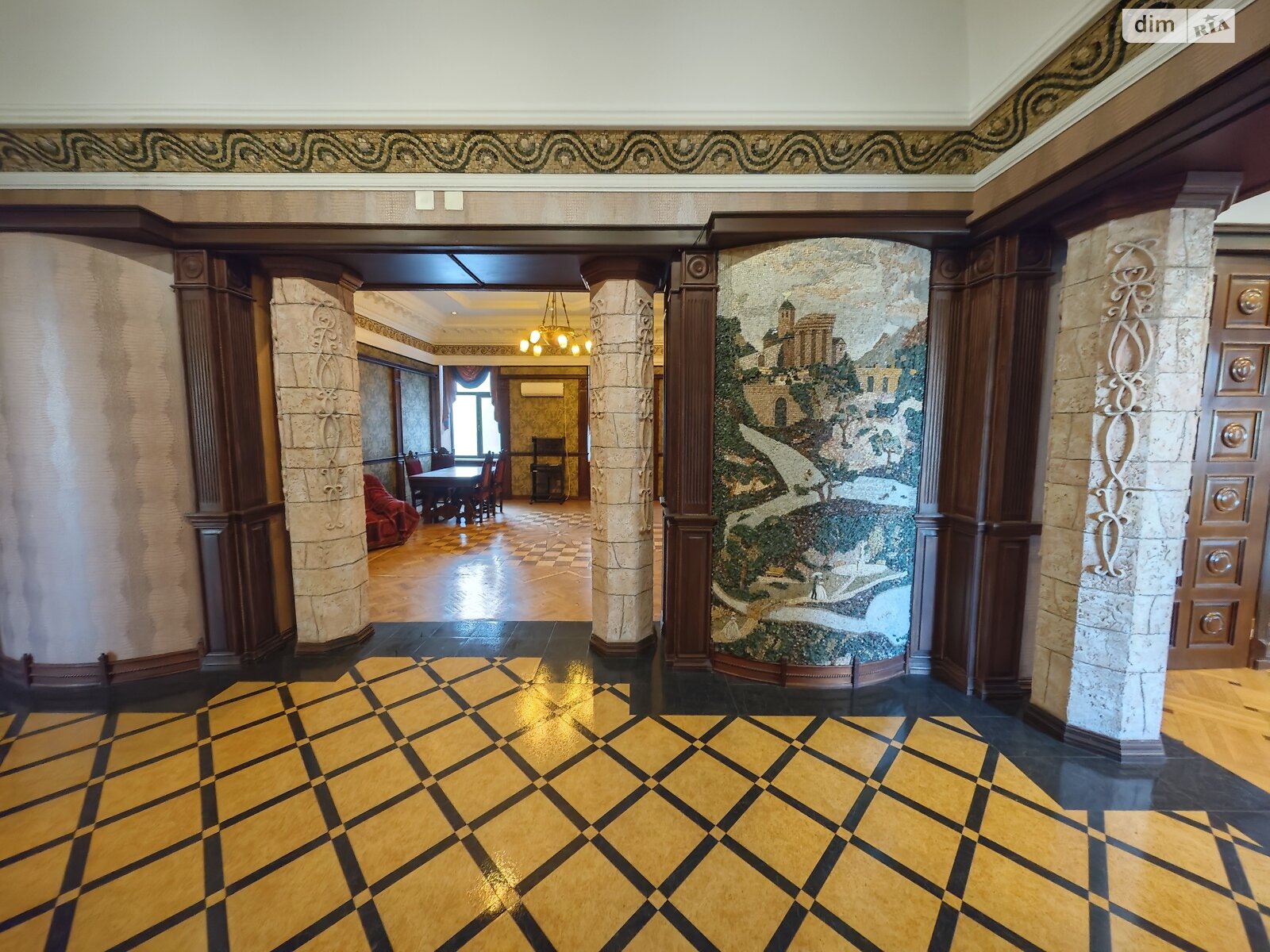 шестикомнатная квартира в Одессе, на ул. Дерибасовская 5 в аренду на долгий срок помесячно фото 1 шестикомнатная квартира в Одессе, на ул. Дерибасовская 5 в аренду на долгий срок помесячно фото 1