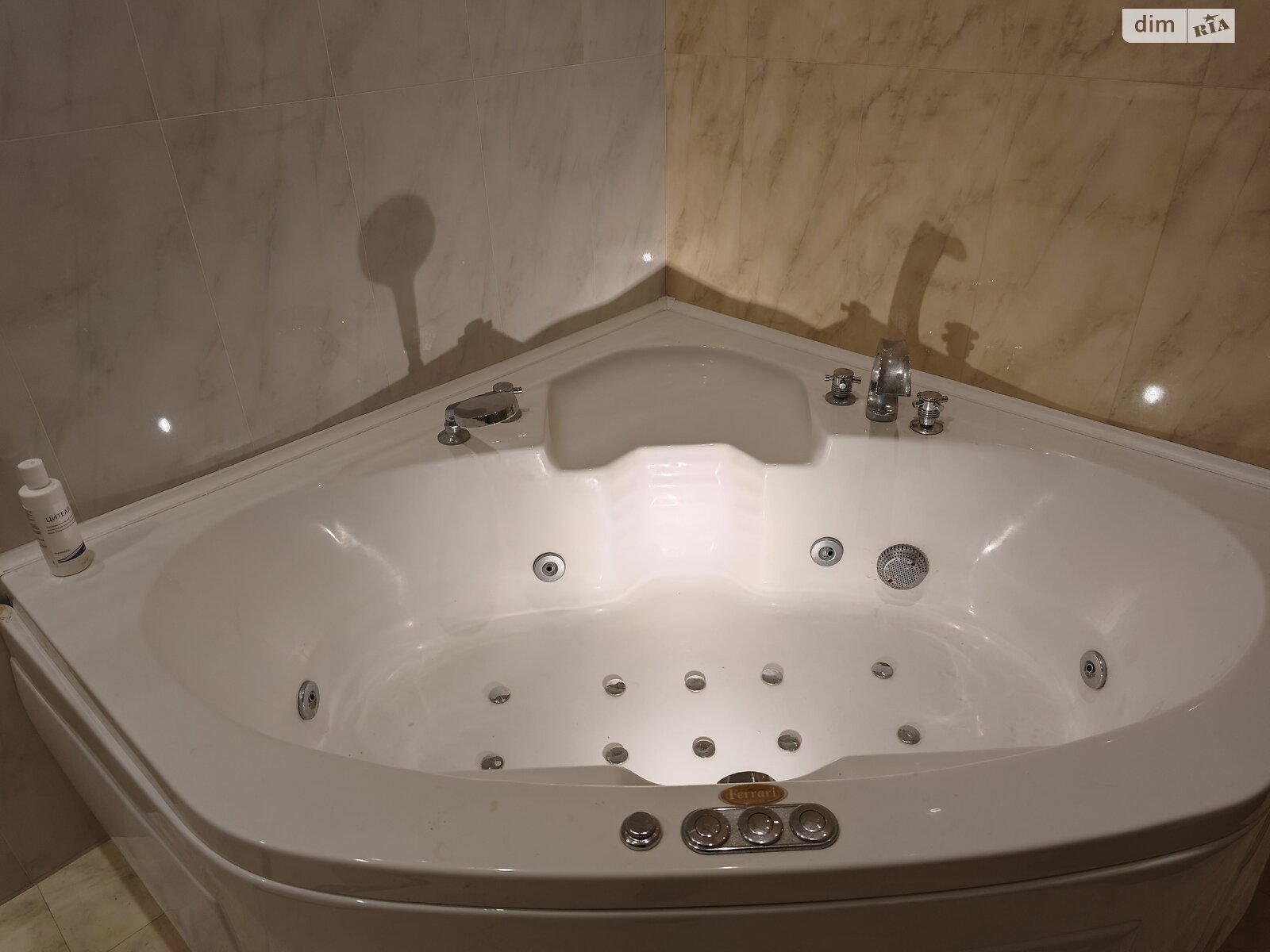 шестикомнатная квартира в Одессе, на ул. Дерибасовская 5 в аренду на долгий срок помесячно фото 1 шестикомнатная квартира в Одессе, на ул. Дерибасовская 5 в аренду на долгий срок помесячно фото 1