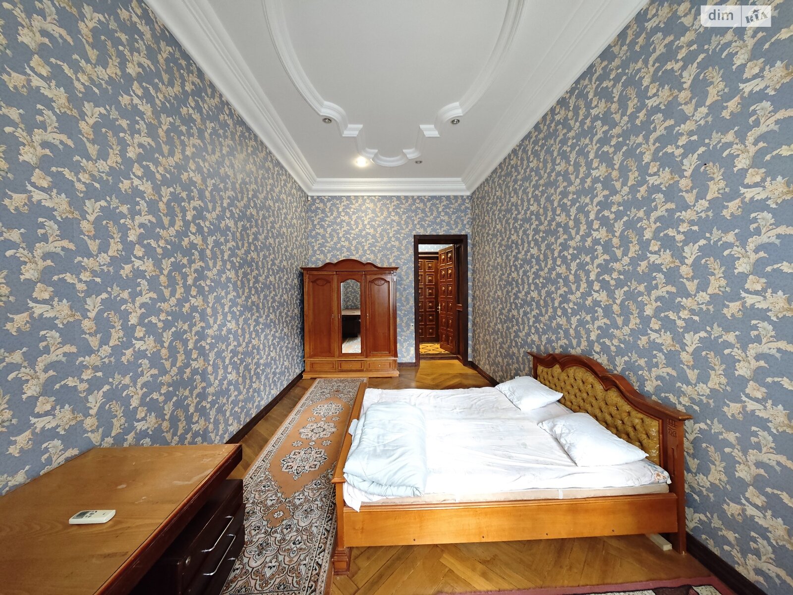 шестикомнатная квартира в Одессе, на ул. Дерибасовская 5 в аренду на долгий срок помесячно фото 1 шестикомнатная квартира в Одессе, на ул. Дерибасовская 5 в аренду на долгий срок помесячно фото 1