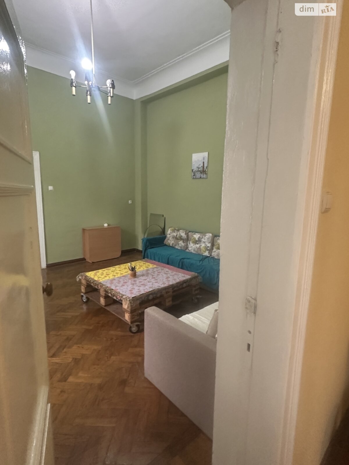 двокімнатна квартира в Одесі, на пл. Катерининська 9 в довготривалу оренду помісячно фото 1 двокімнатна квартира в Одесі, на пл. Катерининська 9 в довготривалу оренду помісячно фото 1