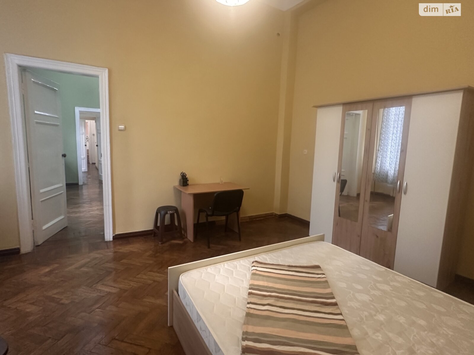 двокімнатна квартира в Одесі, на пл. Катерининська 9 в довготривалу оренду помісячно фото 1 двокімнатна квартира в Одесі, на пл. Катерининська 9 в довготривалу оренду помісячно фото 1