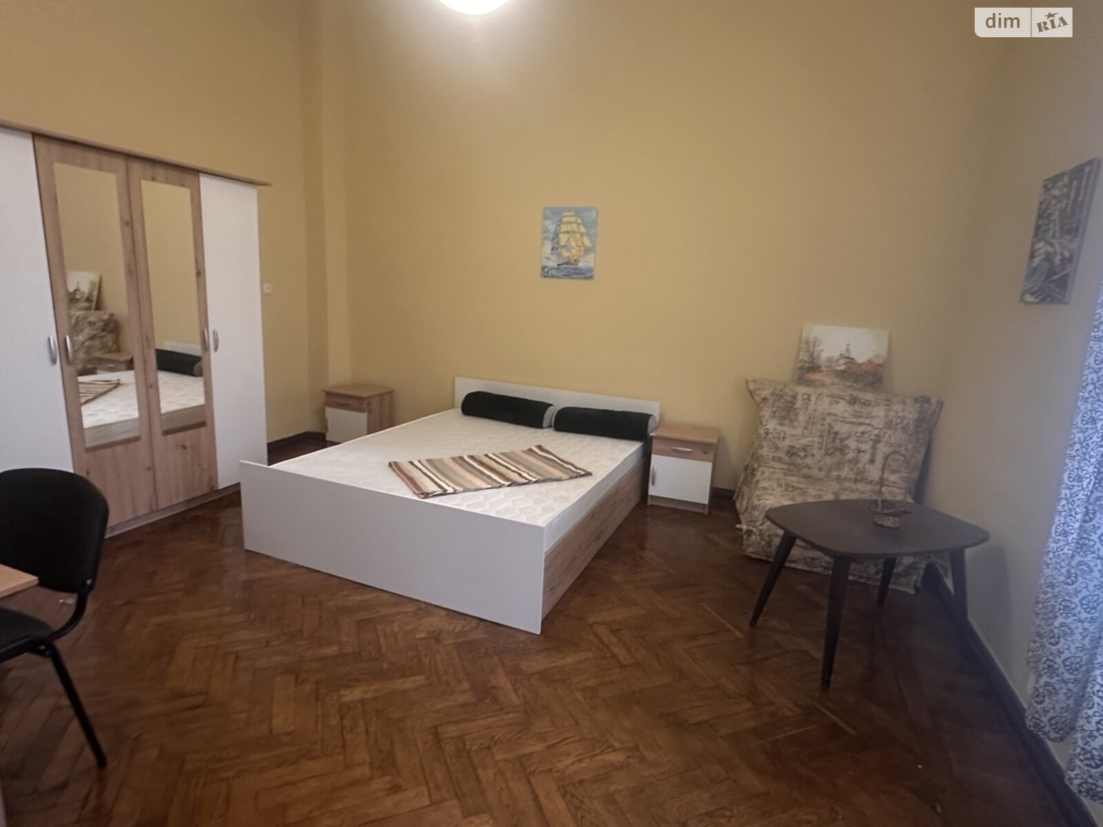 двокімнатна квартира в Одесі, на пл. Катерининська 9 в довготривалу оренду помісячно фото 1 двокімнатна квартира в Одесі, на пл. Катерининська 9 в довготривалу оренду помісячно фото 1