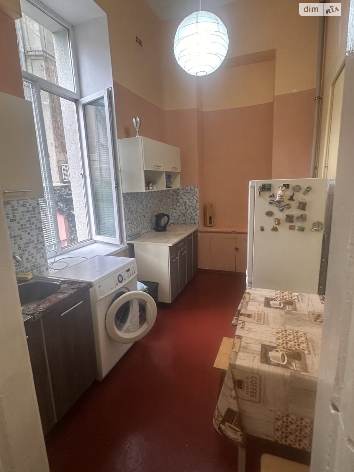 двокімнатна квартира в Одесі, на пл. Катерининська 9 в довготривалу оренду помісячно фото 1 двокімнатна квартира в Одесі, на пл. Катерининська 9 в довготривалу оренду помісячно фото 1