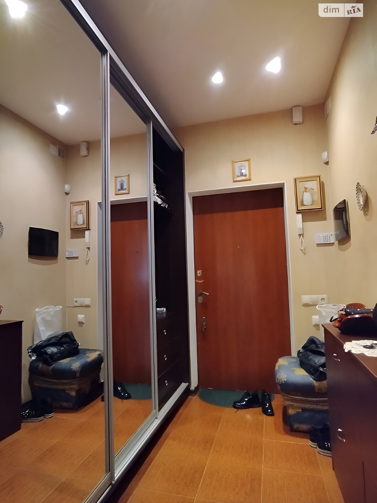 двокімнатна квартира в Одесі, на вул. Катерининська 90 в довготривалу оренду помісячно фото 1 двокімнатна квартира в Одесі, на вул. Катерининська 90 в довготривалу оренду помісячно фото 1