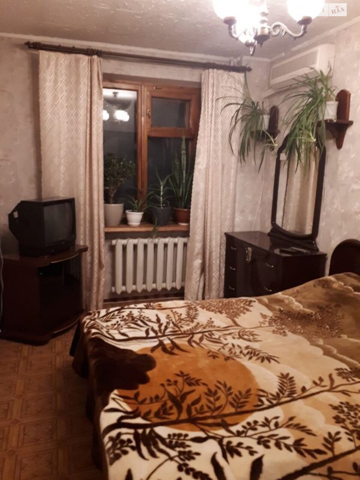 трехкомнатная квартира в Одессе, район Хаджибейский, на ул. Бабаджаняна Маршала в аренду на долгий срок помесячно фото 1