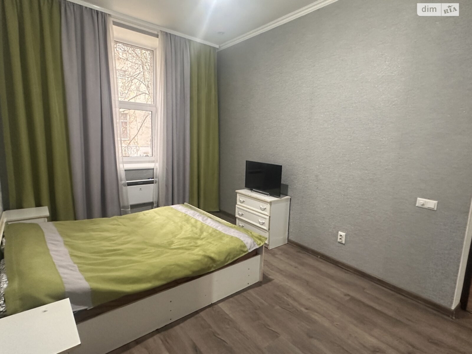 однокімнатна квартира в Одесі, район Хаджибейський, на вул. Боровського Миколи 1/7 в довготривалу оренду помісячно фото 1