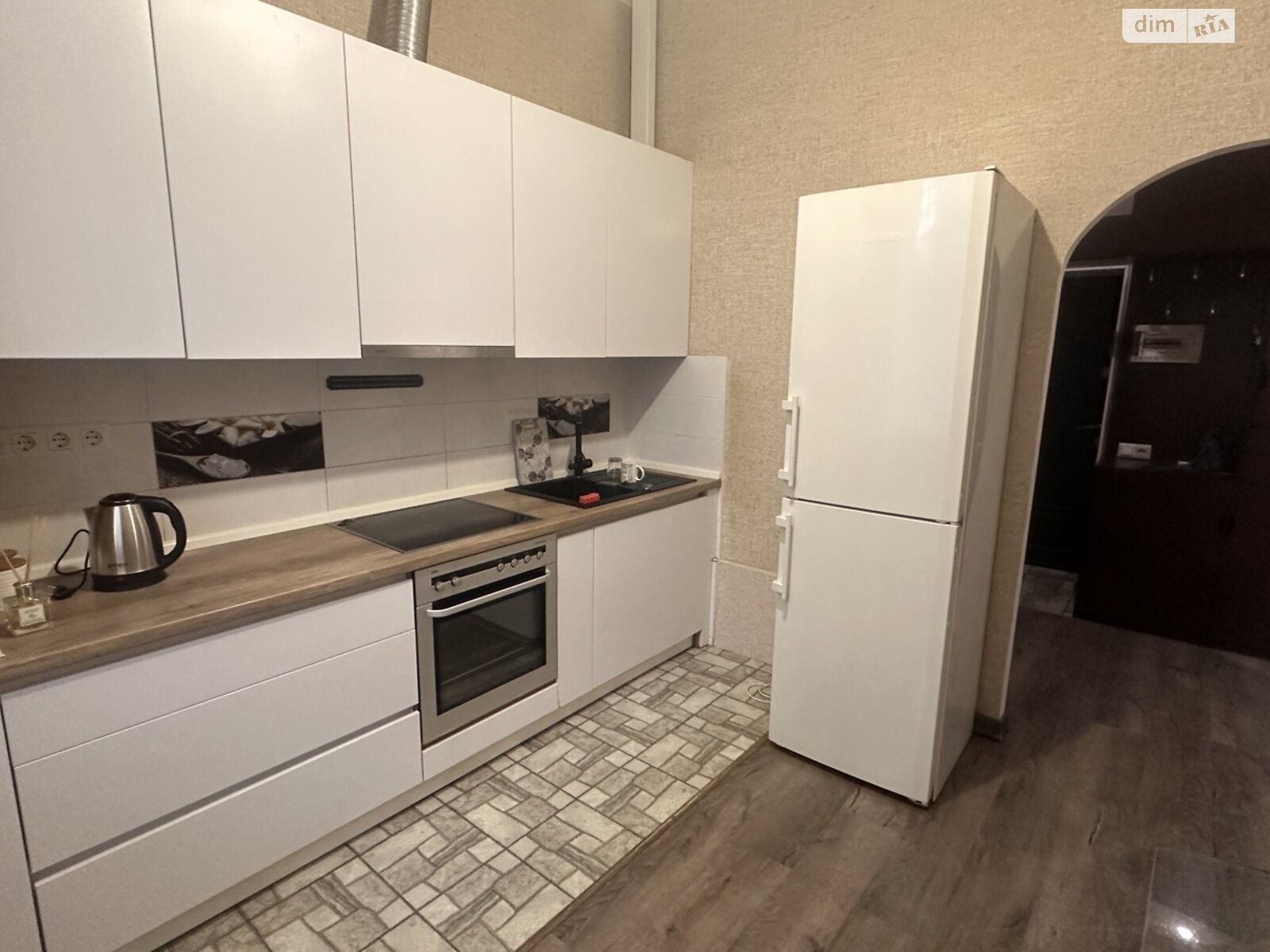 однокімнатна квартира в Одесі, район Хаджибейський, на вул. Боровського Миколи 1/7 в довготривалу оренду помісячно фото 1