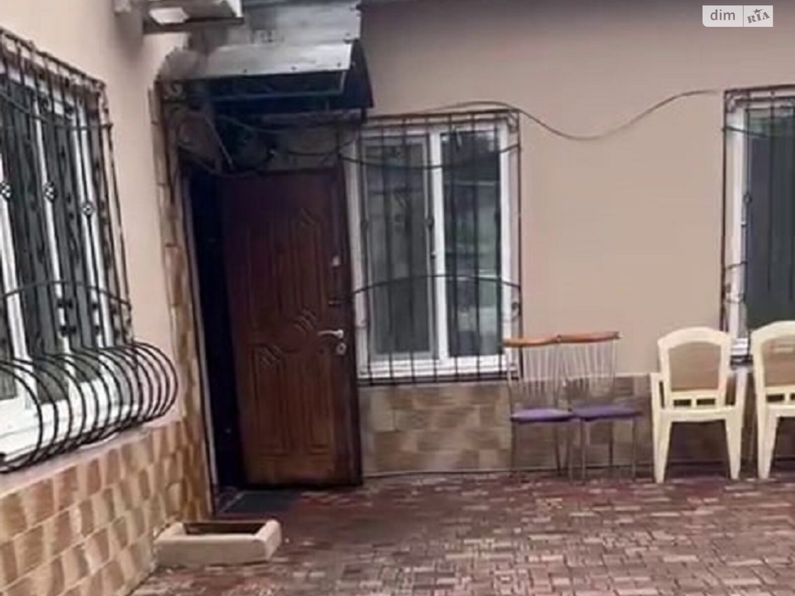 трикімнатна квартира в Одесі, район Хаджибейський, на вул. Дальницька в довготривалу оренду помісячно фото 1 трикімнатна квартира в Одесі, район Хаджибейський, на вул. Дальницька в довготривалу оренду помісячно фото 1