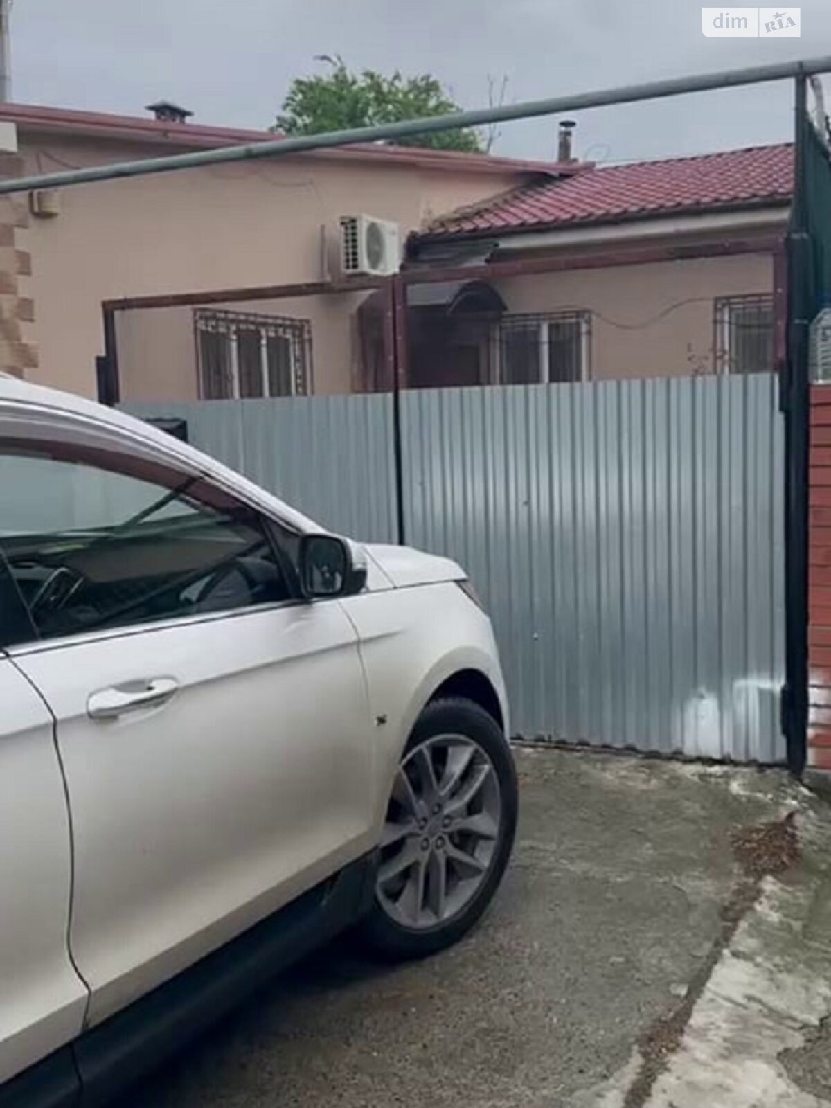 трикімнатна квартира в Одесі, район Хаджибейський, на вул. Дальницька в довготривалу оренду помісячно фото 1 трикімнатна квартира в Одесі, район Хаджибейський, на вул. Дальницька в довготривалу оренду помісячно фото 1