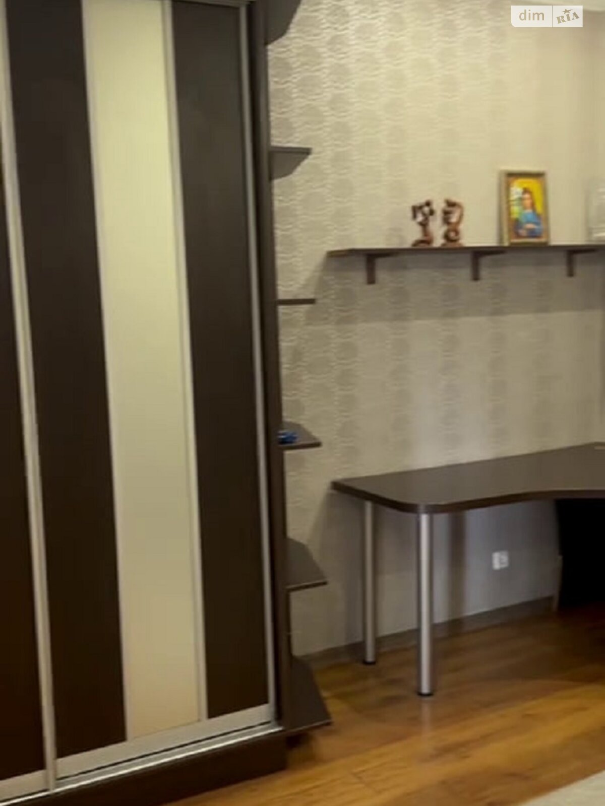 трикімнатна квартира в Одесі, район Хаджибейський, на вул. Дальницька в довготривалу оренду помісячно фото 1 трикімнатна квартира в Одесі, район Хаджибейський, на вул. Дальницька в довготривалу оренду помісячно фото 1