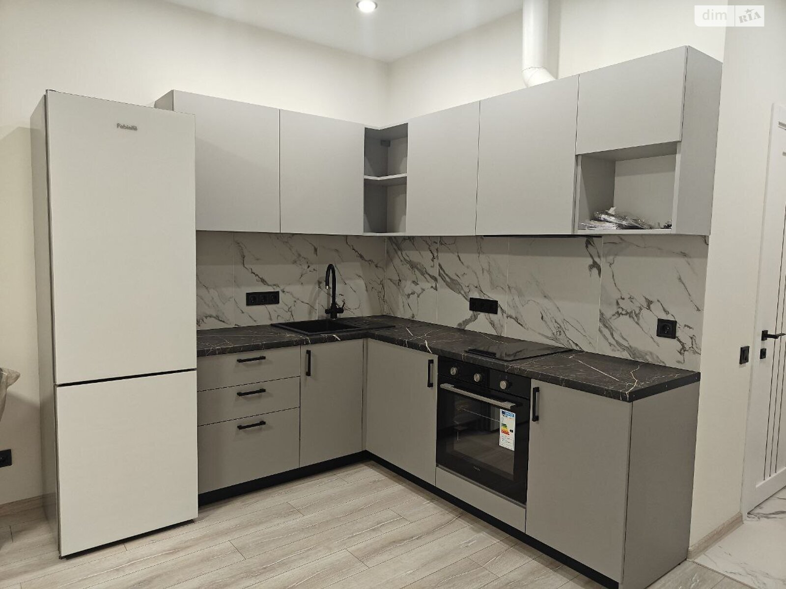 однокомнатная квартира в Одессе, район Хаджибейский, на ул. Радостная 29 корпус 2 в аренду на долгий срок помесячно фото 1