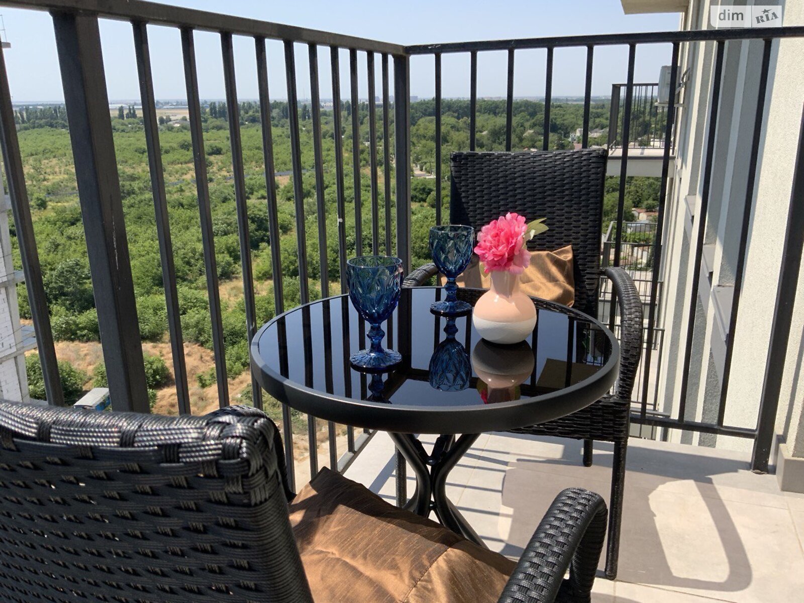 однокомнатная квартира в Одессе, район Хаджибейский, на ул. Радостная 29 корпус 2 в аренду на долгий срок помесячно фото 1 однокомнатная квартира в Одессе, район Хаджибейский, на ул. Радостная 29 корпус 2 в аренду на долгий срок помесячно фото 1