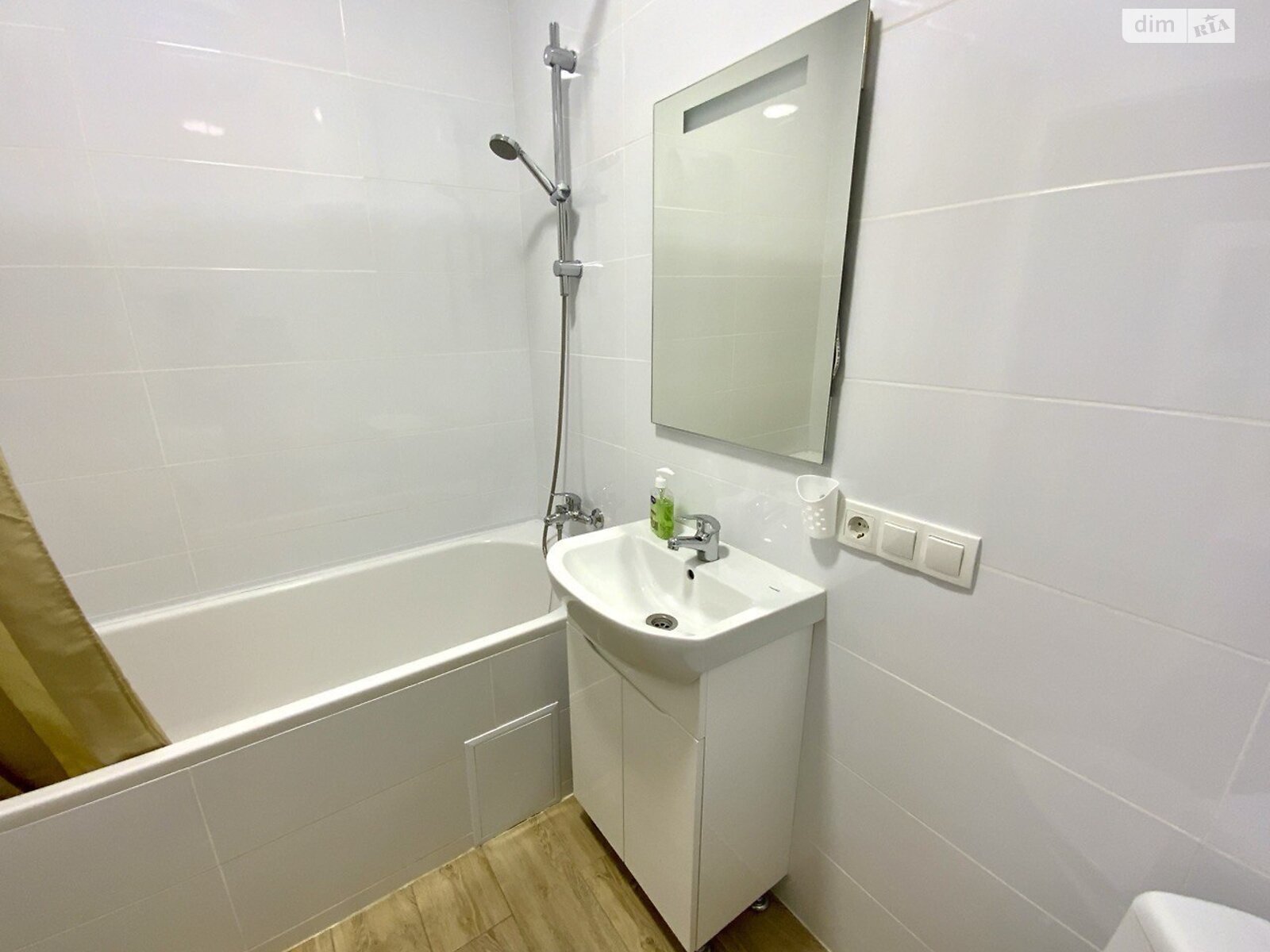 однокомнатная квартира в Одессе, район Хаджибейский, на ул. Радостная 29 корпус 2 в аренду на долгий срок помесячно фото 1 однокомнатная квартира в Одессе, район Хаджибейский, на ул. Радостная 29 корпус 2 в аренду на долгий срок помесячно фото 1