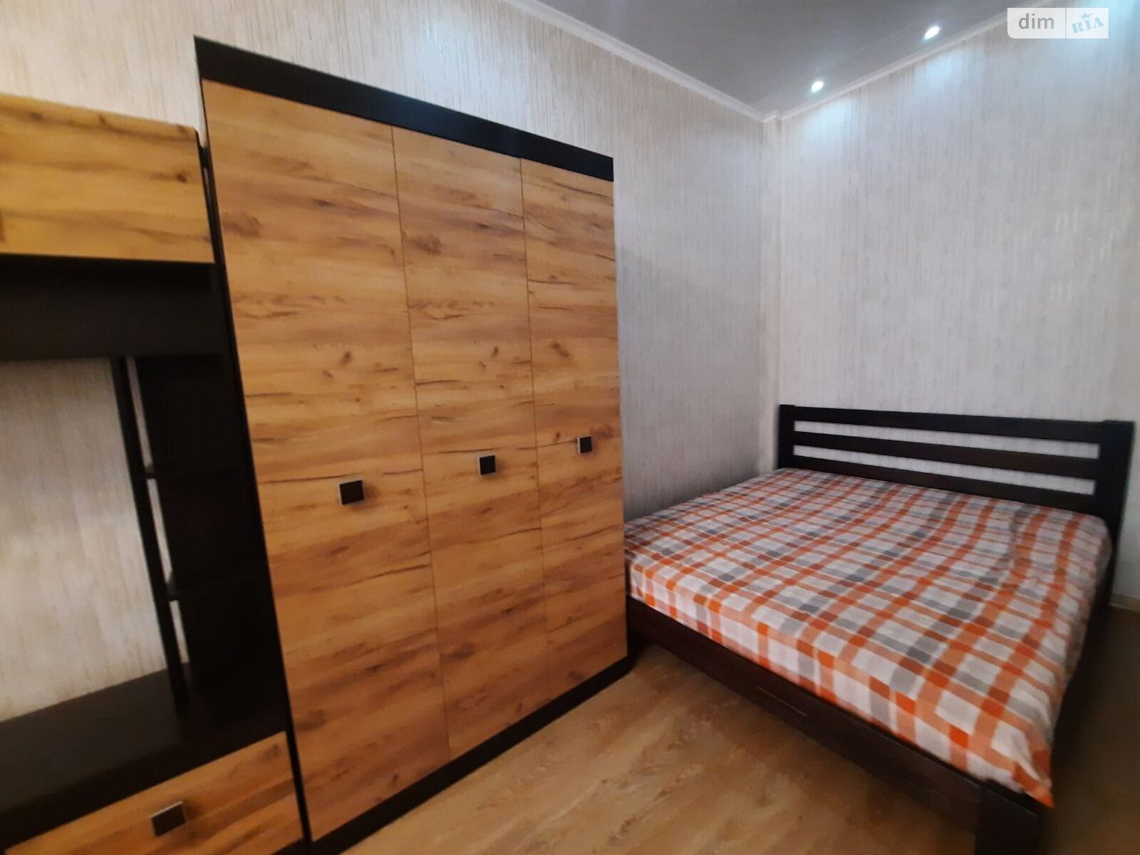 однокімнатна квартира в Одесі, на вул. Перлинна 5 в довготривалу оренду помісячно фото 1 однокімнатна квартира в Одесі, на вул. Перлинна 5 в довготривалу оренду помісячно фото 1