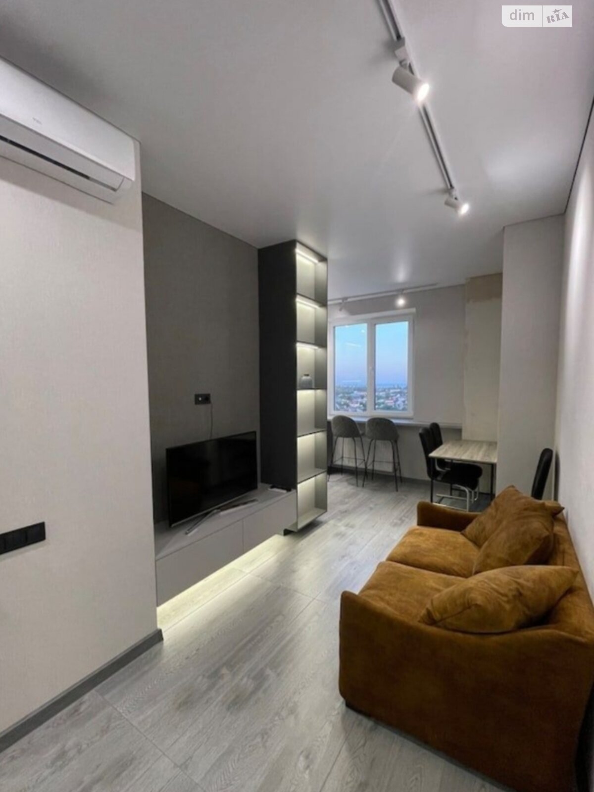 двухкомнатная квартира в Одессе, район Киевский, на ул. Жемчужная 5Б в аренду на долгий срок помесячно фото 1 двухкомнатная квартира в Одессе, район Киевский, на ул. Жемчужная 5Б в аренду на долгий срок помесячно фото 1