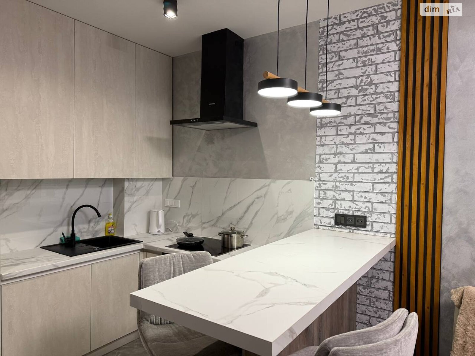 однокомнатная квартира в Одессе, район Киевский, на ул. Евгения Чикаленко 93/1 в аренду на долгий срок помесячно фото 1